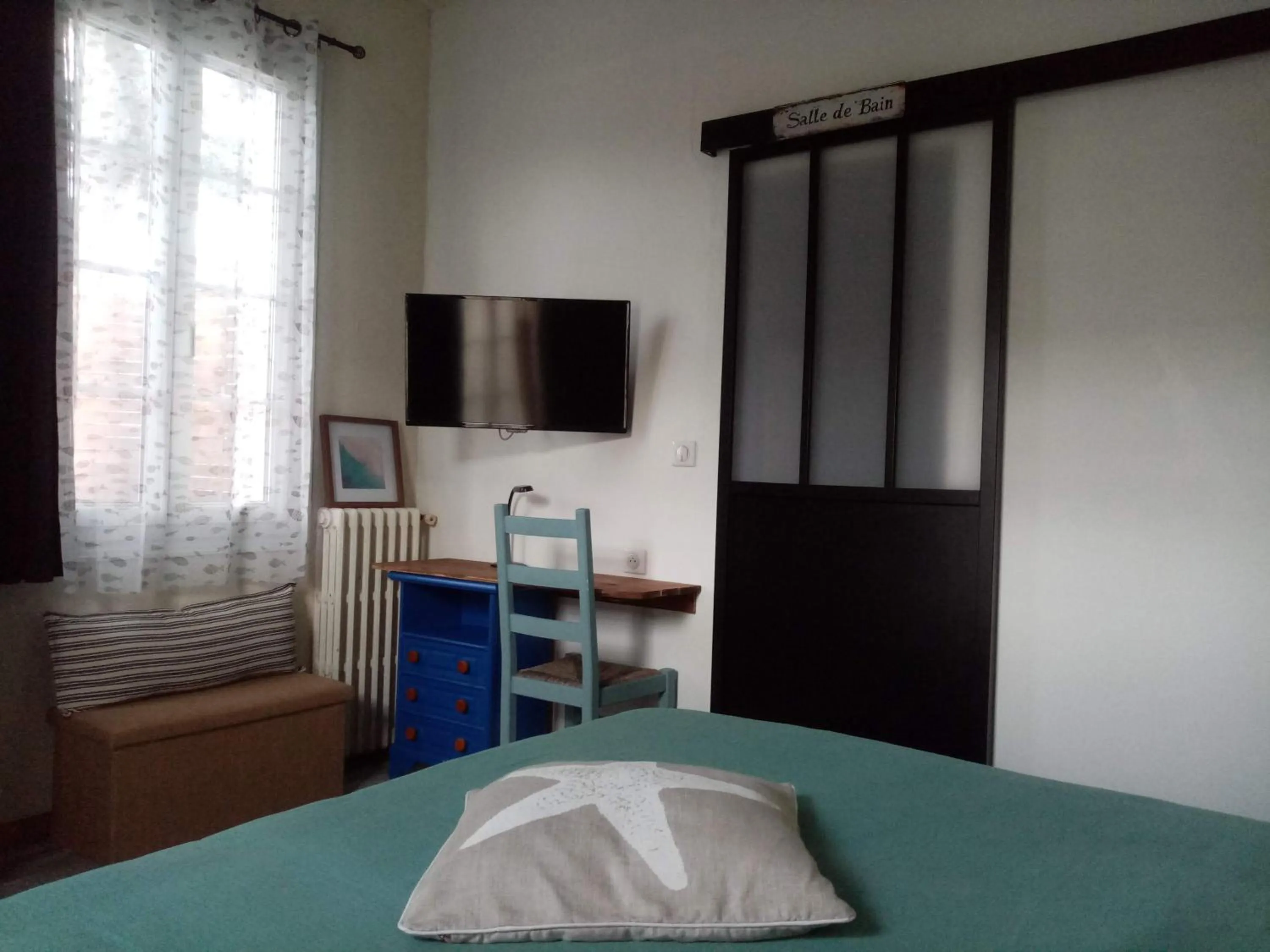 Property building, Bed in La Norélie