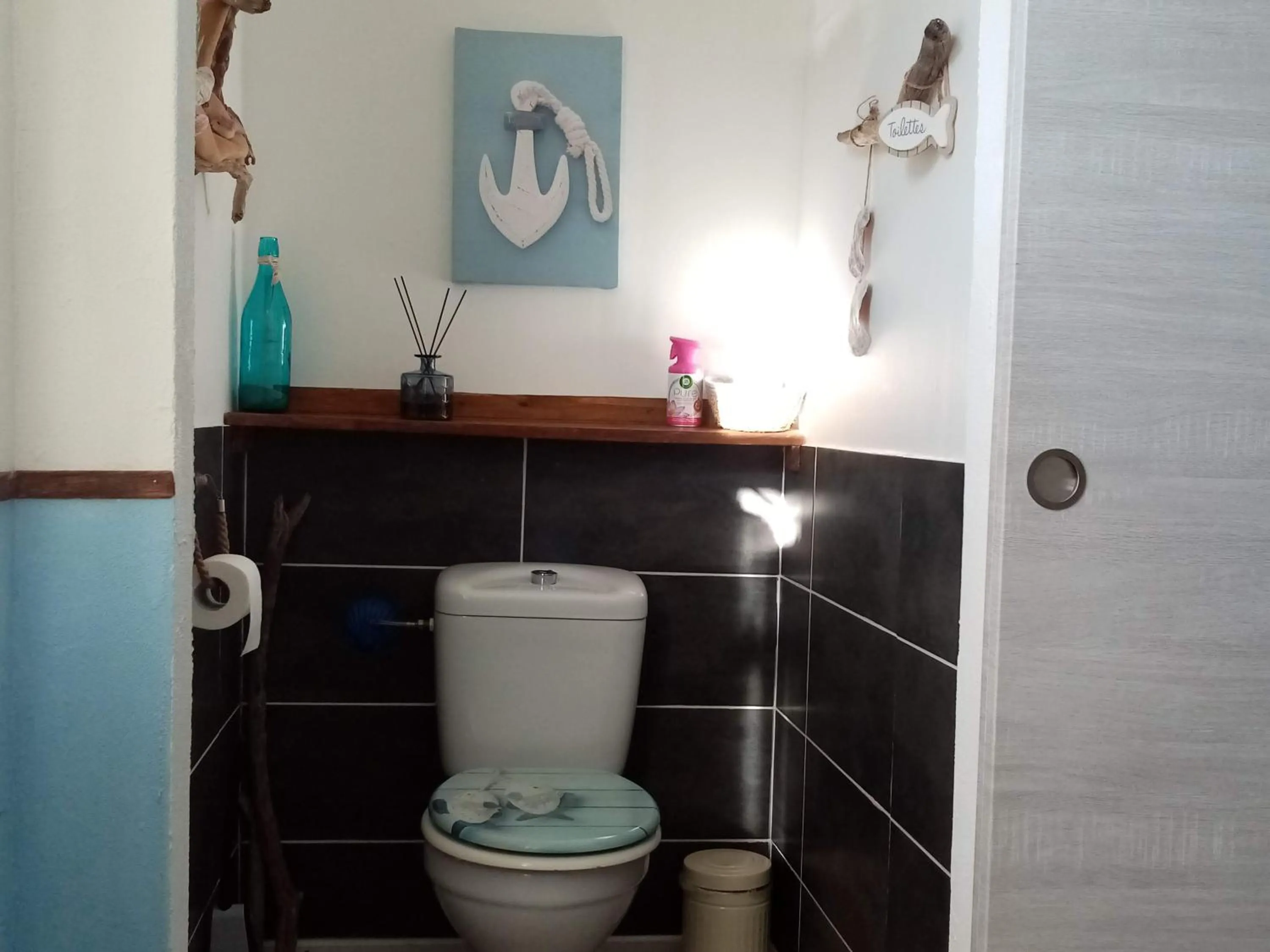 Toilet in La Norélie