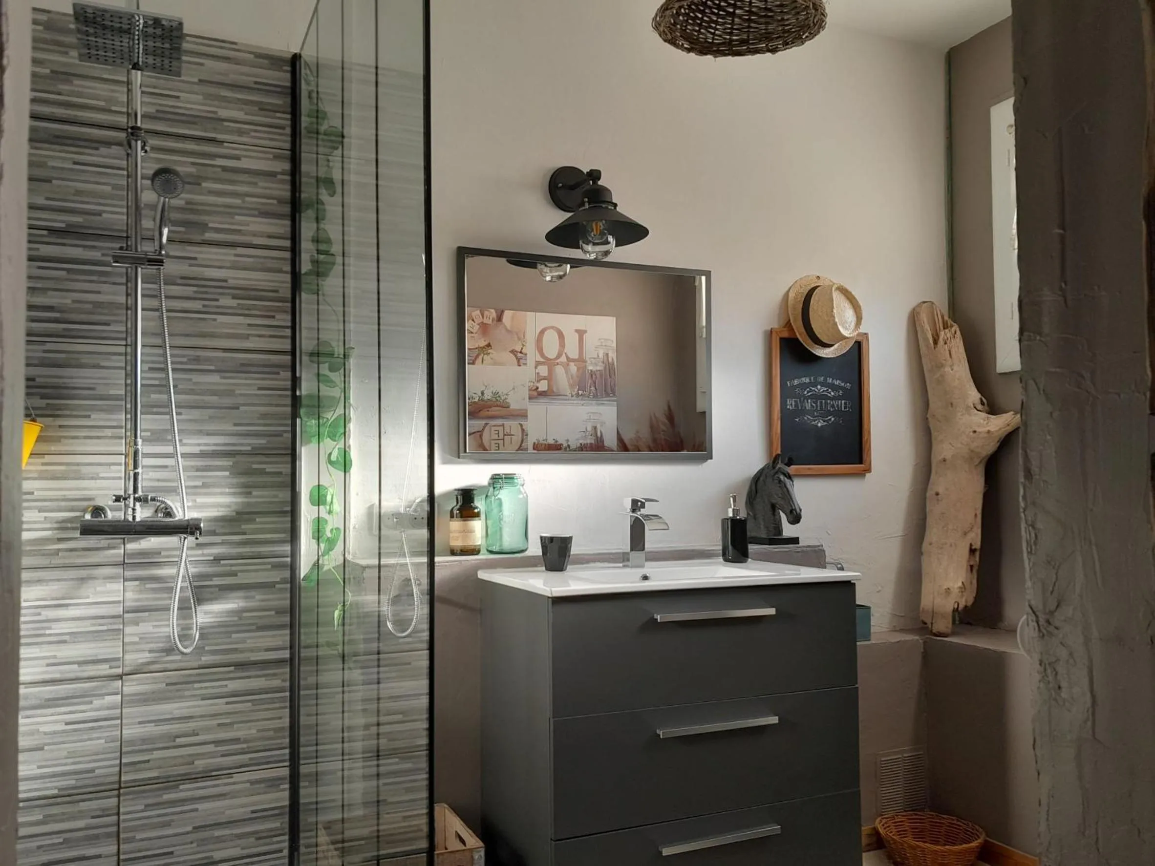 Bathroom in La Norélie