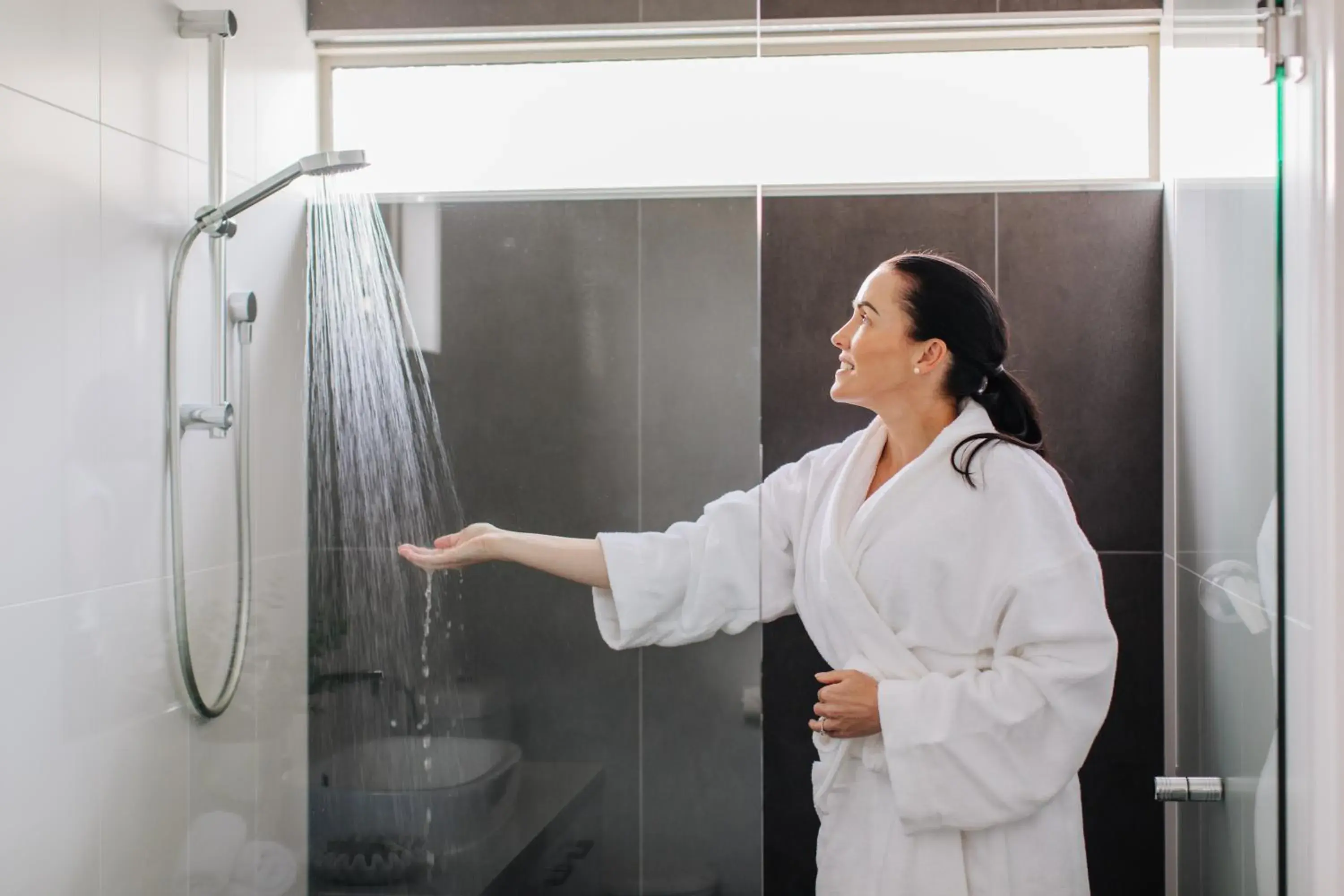 Deluxe King Room in Mansi on Raymond Deluxe King Room in Mansi on Raymond