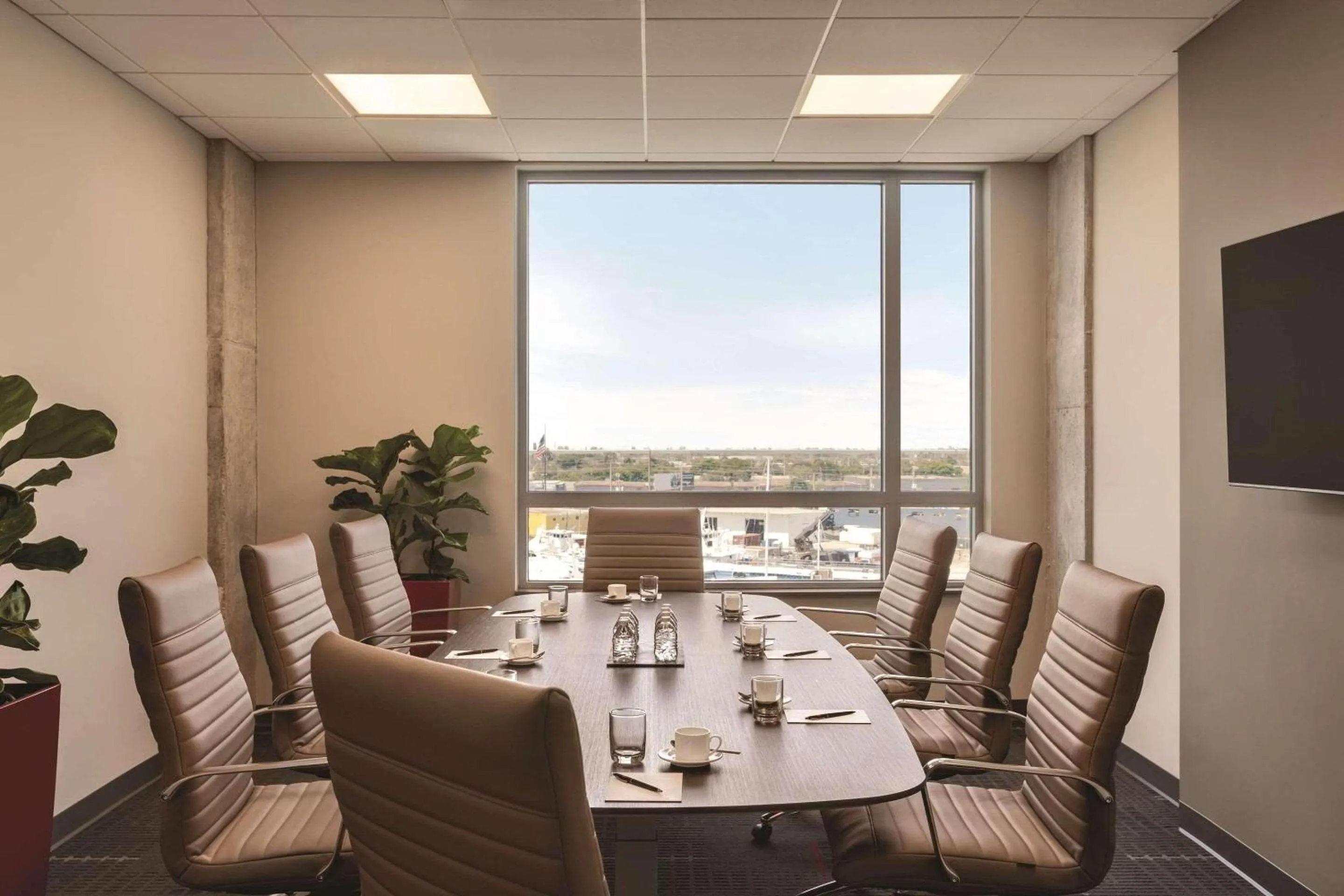 Meeting/conference room in Radisson RED Miami Airport