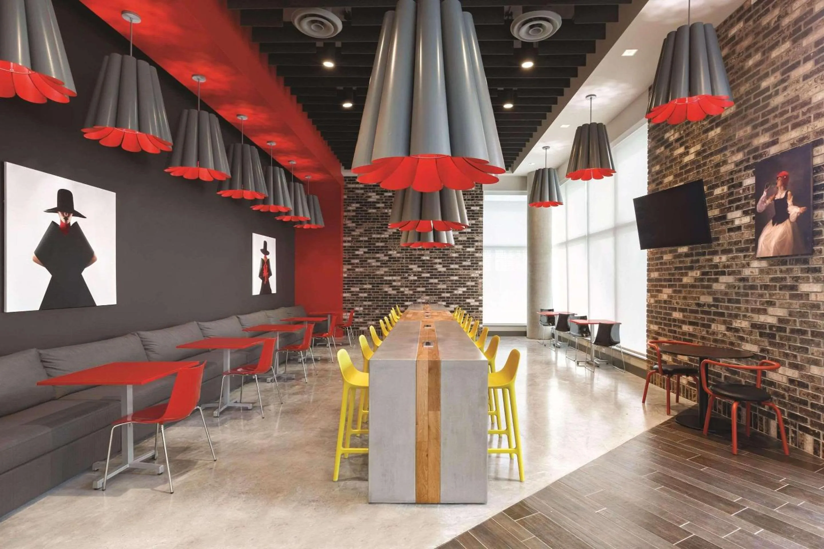 Restaurant/places to eat in Radisson RED Miami Airport