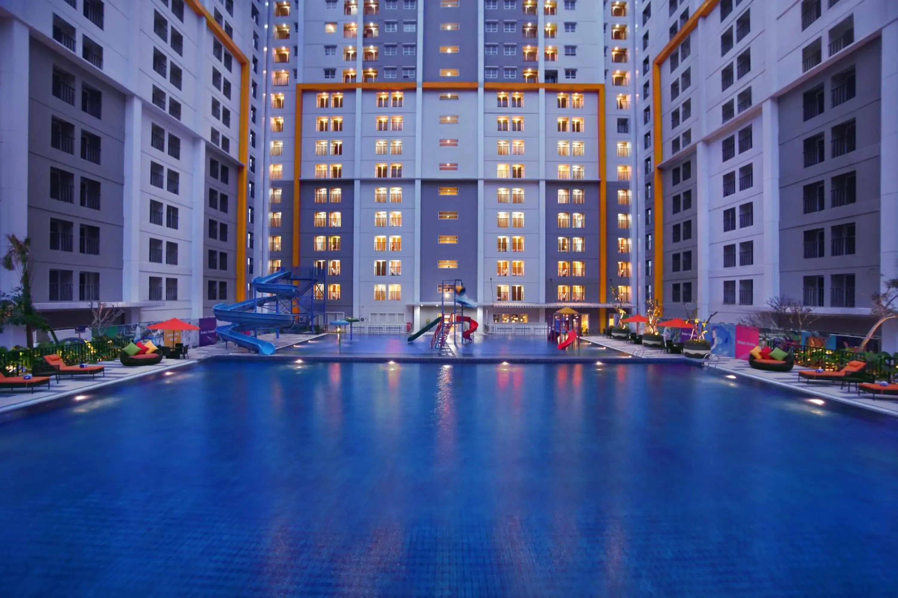 Swimming pool in Vega Hotel Gading Serpong Swimming pool in Vega Hotel Gading Serpong