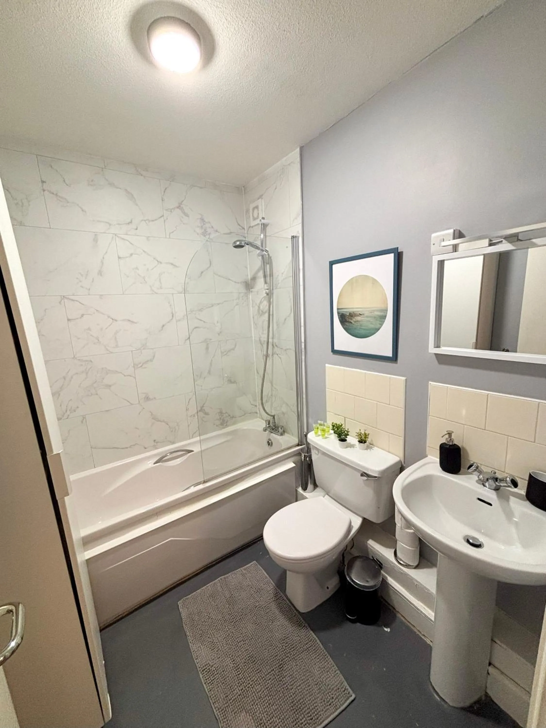 Bathroom in Leevin Studios