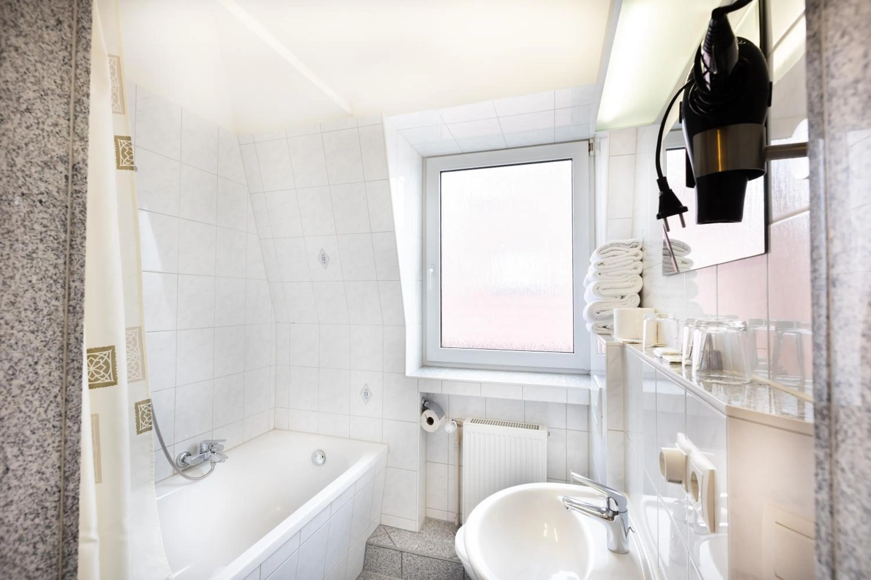 Bathroom in Firzlaff's Hotel