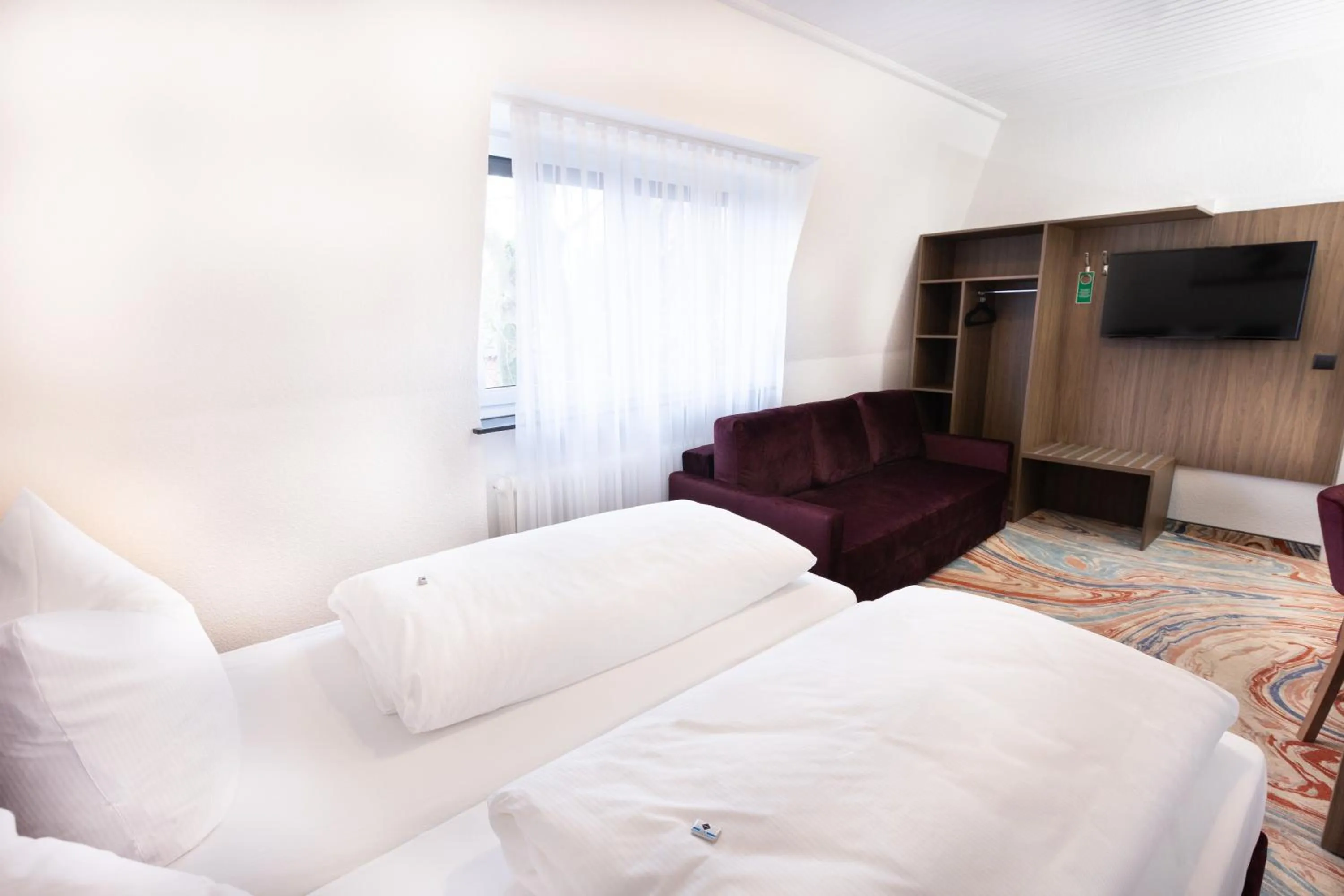 Photo of the whole room, Bed in Firzlaff's Hotel