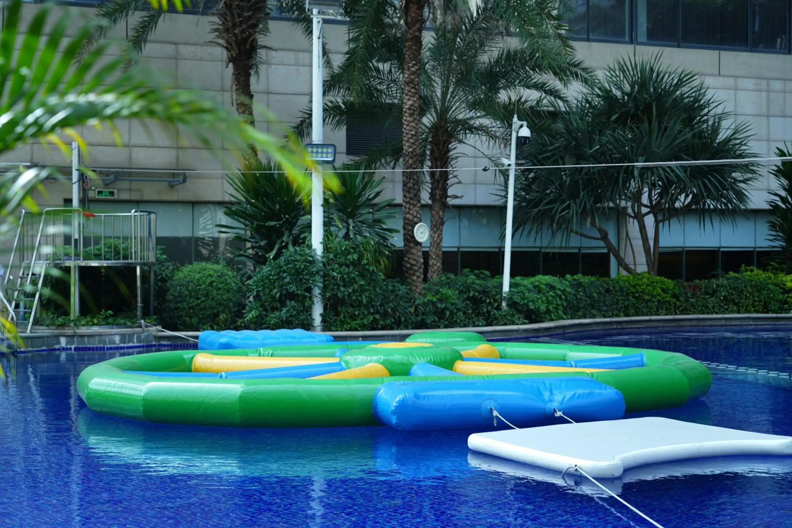 Swimming pool in Hilton Foshan - Free Shuttle Bus to Canton Fair Swimming pool in Hilton Foshan - Free Shuttle Bus to Canton Fair