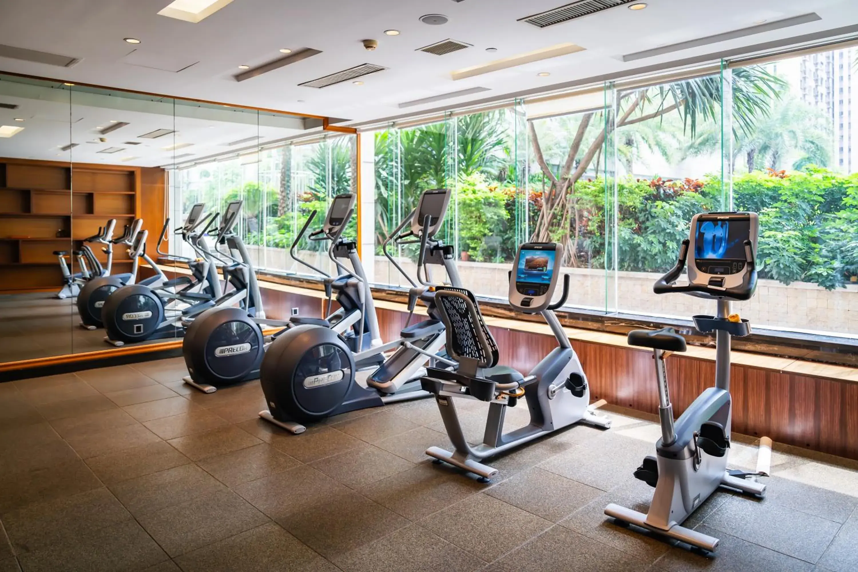 Fitness centre/facilities in Hilton Foshan - Free Shuttle Bus to Canton Fair Fitness centre/facilities in Hilton Foshan - Free Shuttle Bus to Canton Fair