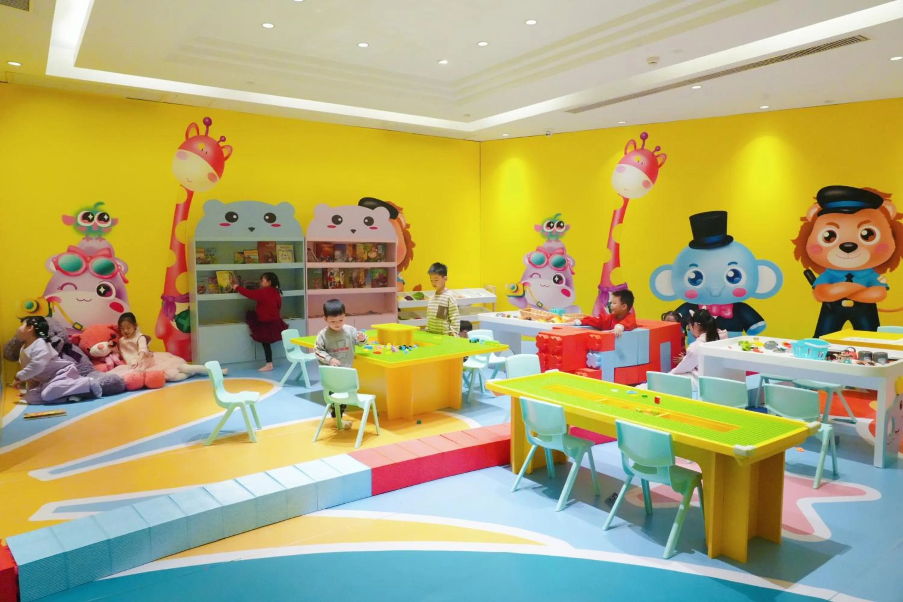 Children play ground in Hilton Foshan