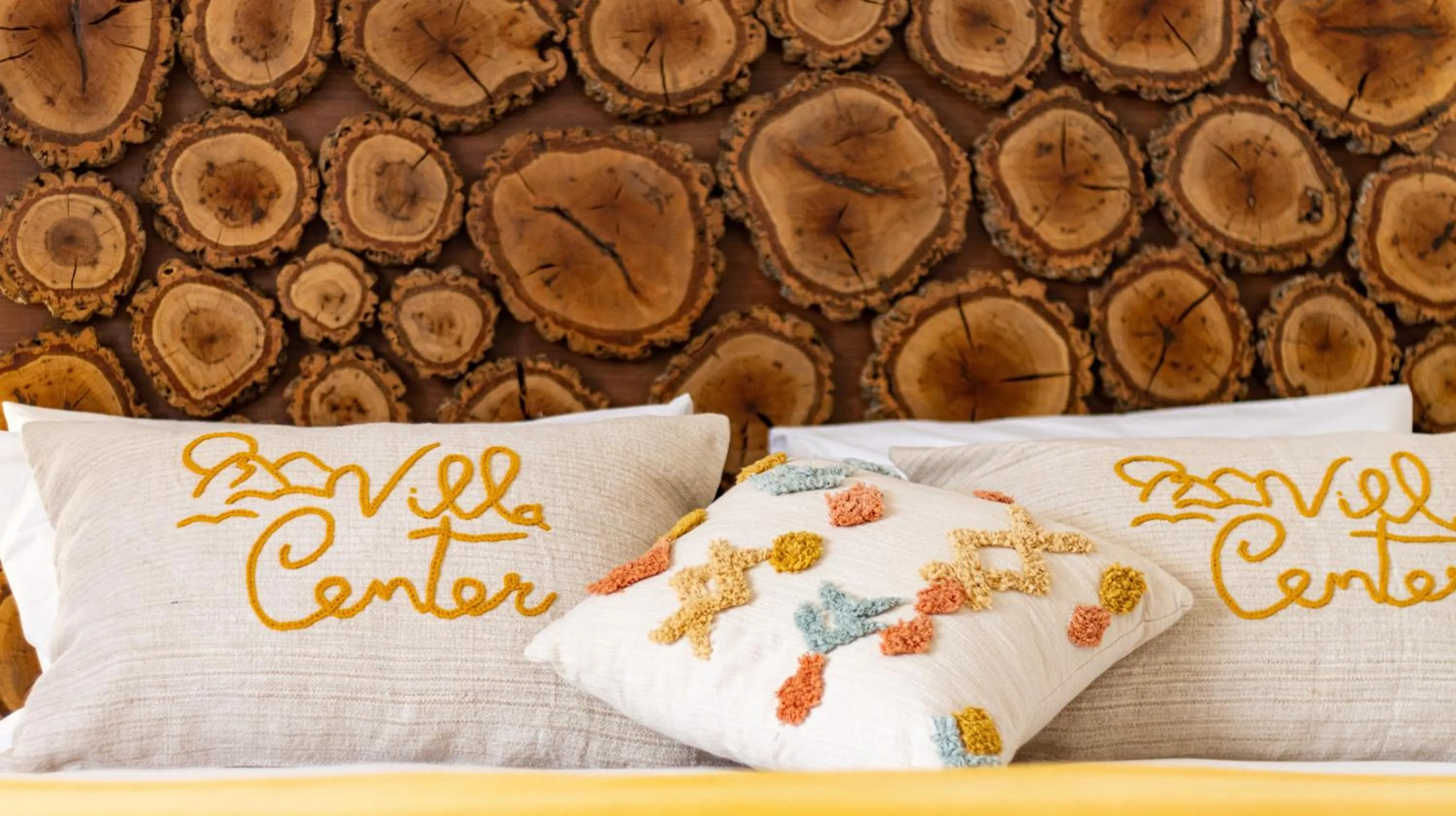 Decorative detail, Bed in Villa Center - Alojamento Local