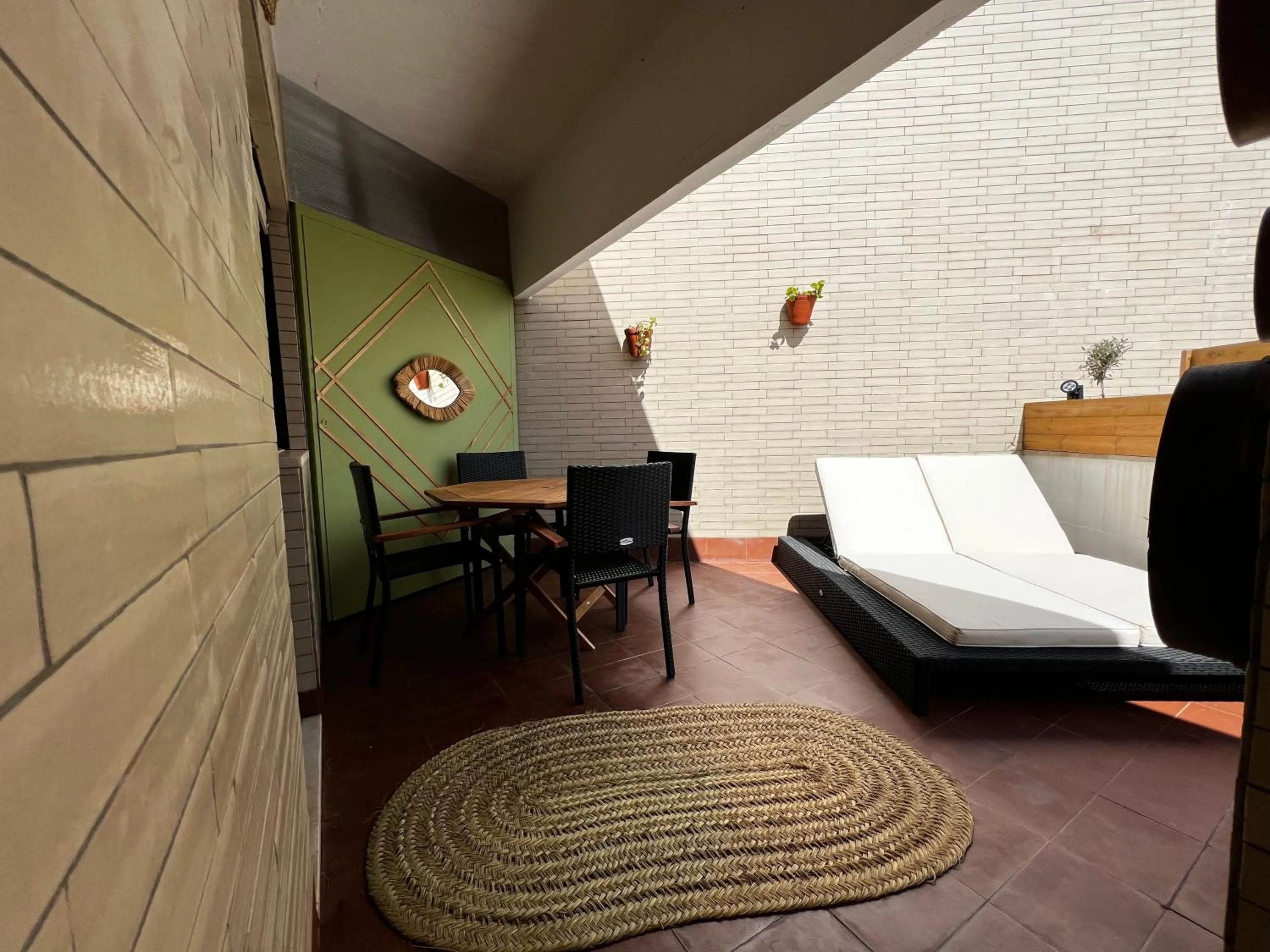 Balcony/Terrace, Bed in Villa Center - Alojamento Local