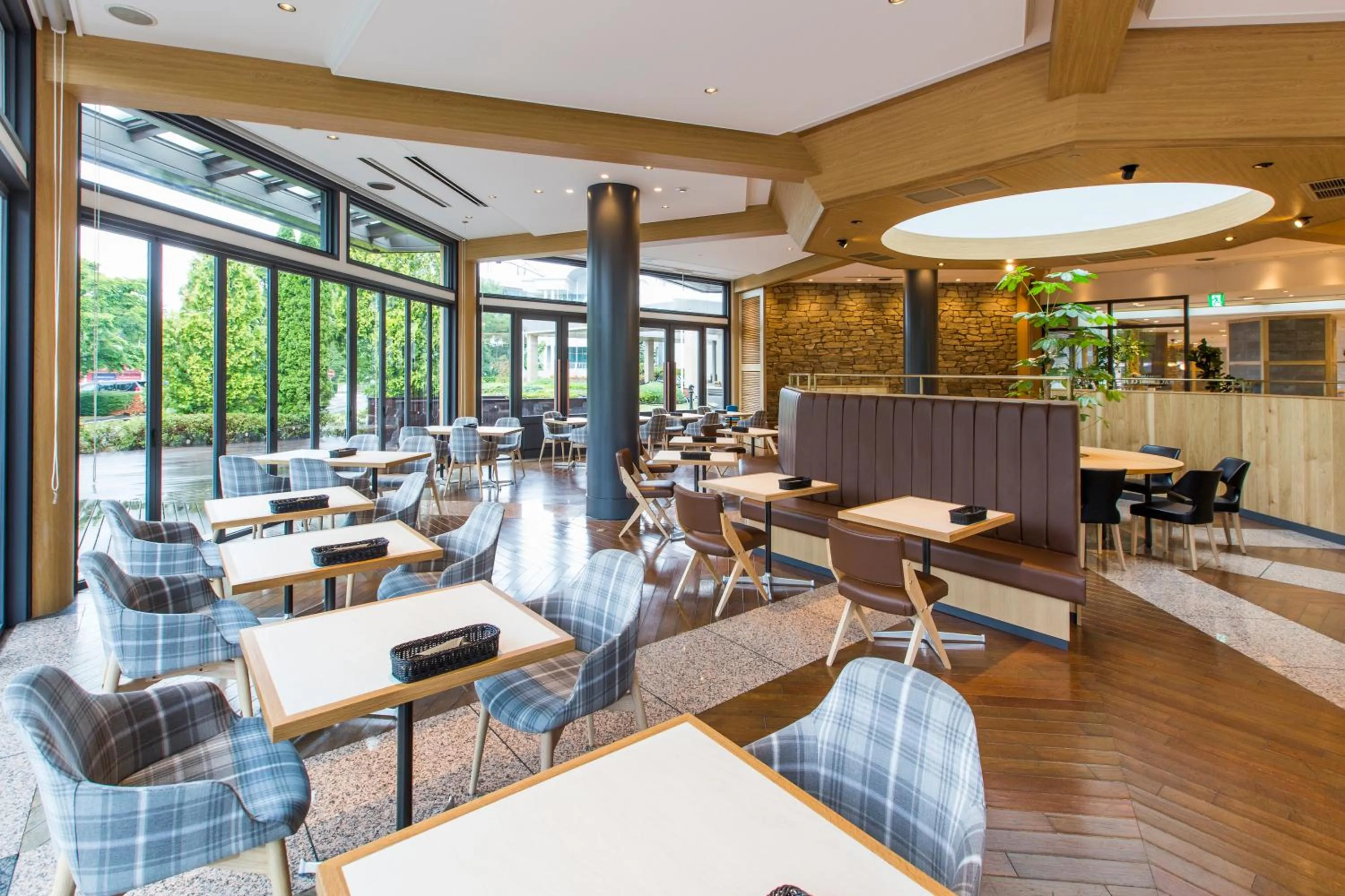 Restaurant/places to eat in Highland Resort Hotel & Spa