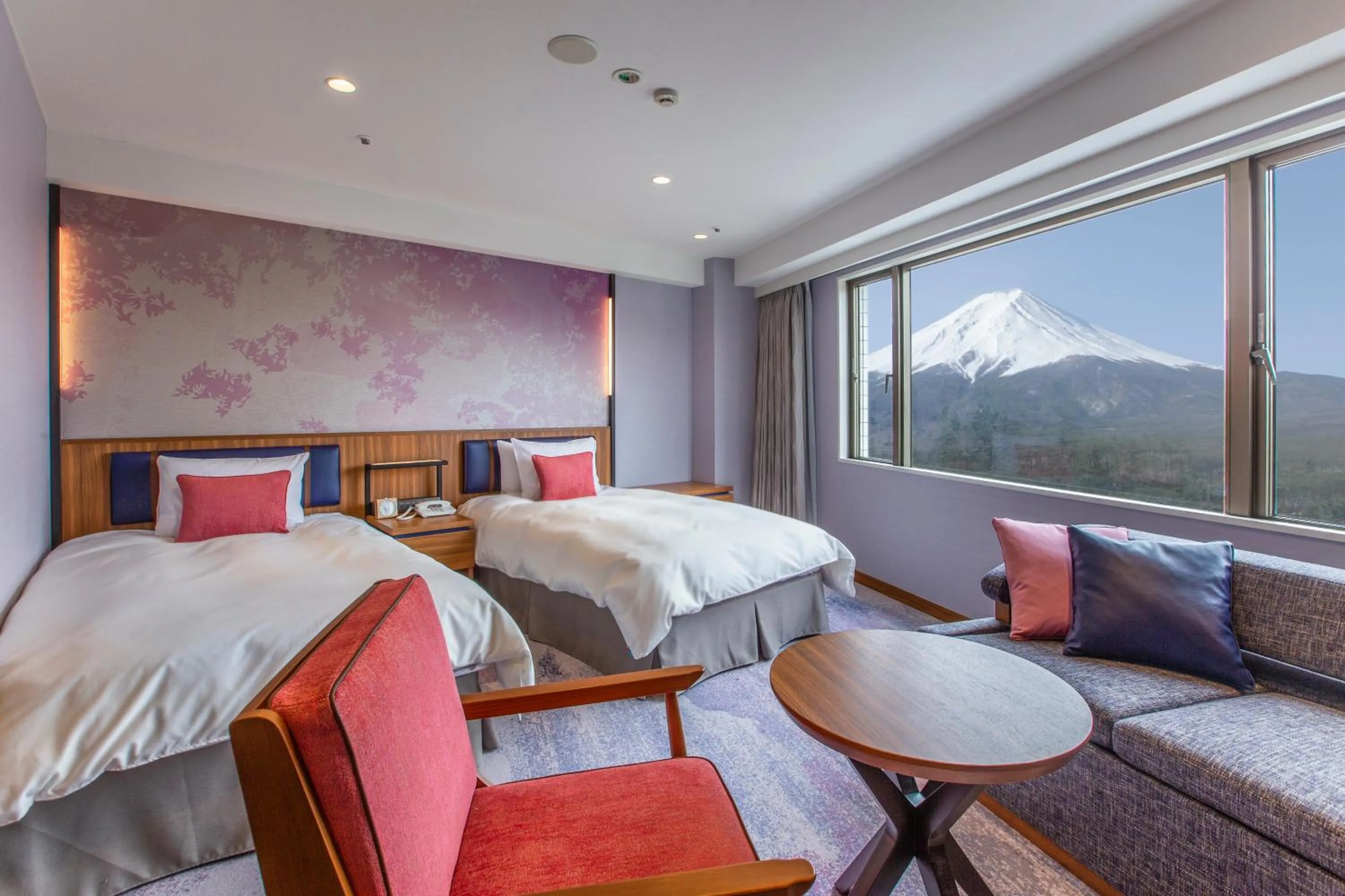 Photo of the whole room, Bed in Highland Resort Hotel & Spa