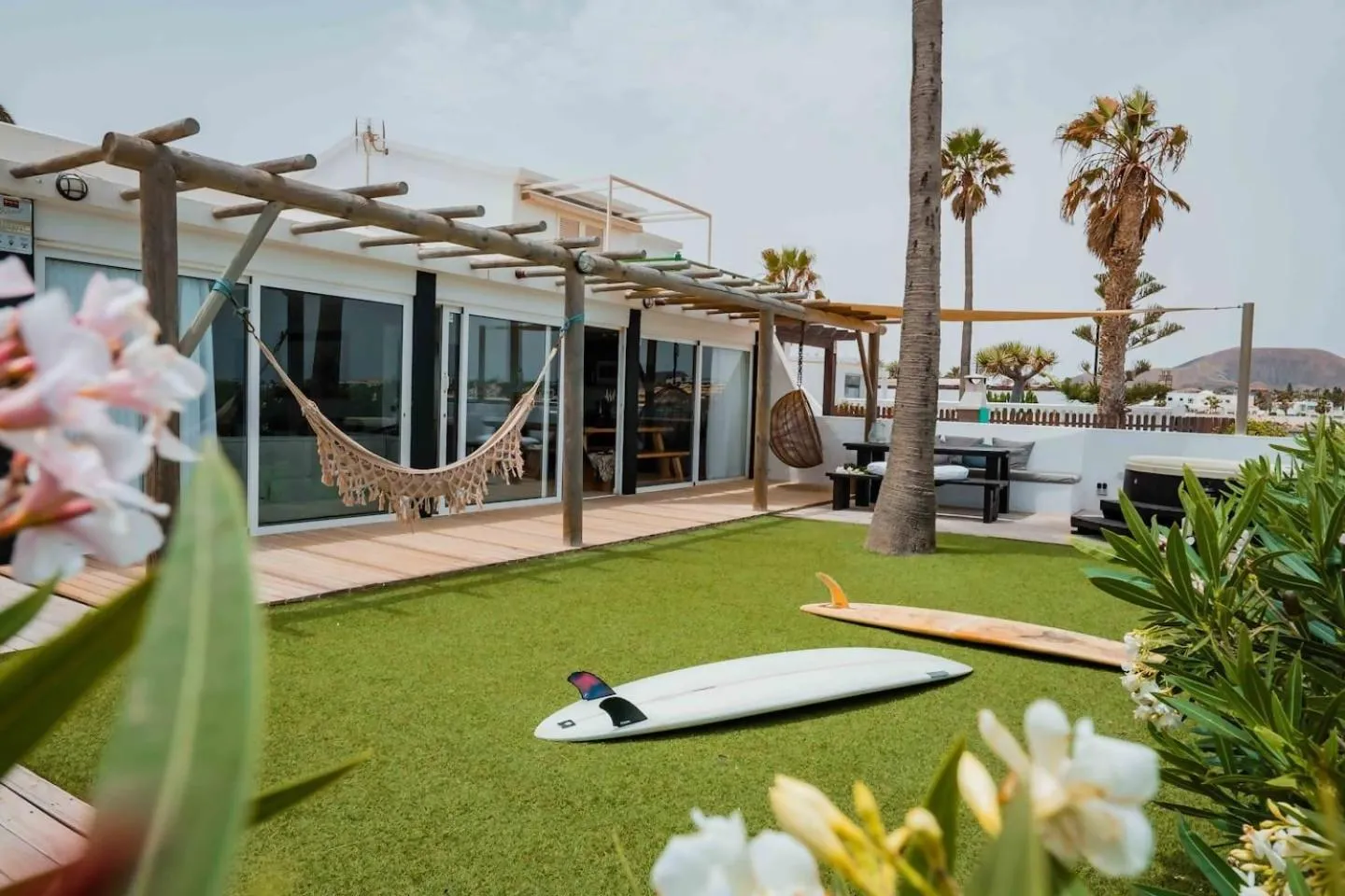 Garden in Villa Maluhia Frente Al Mar y Jacuzzi, Corralejo