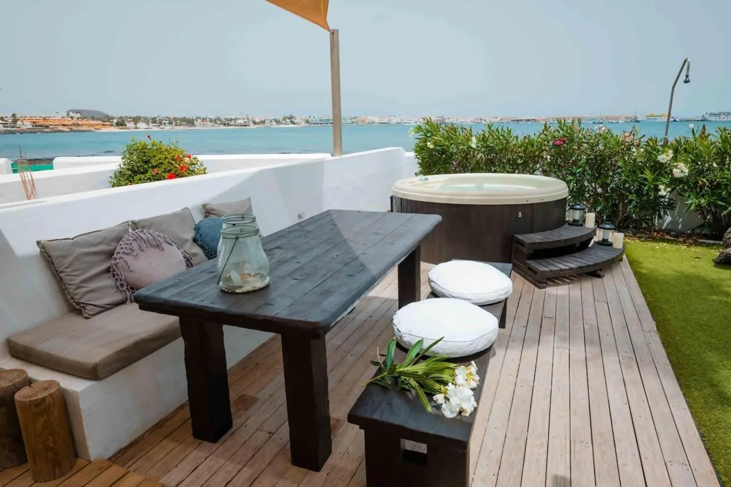Balcony/Terrace in Villa Maluhia Frente Al Mar y Jacuzzi, Corralejo