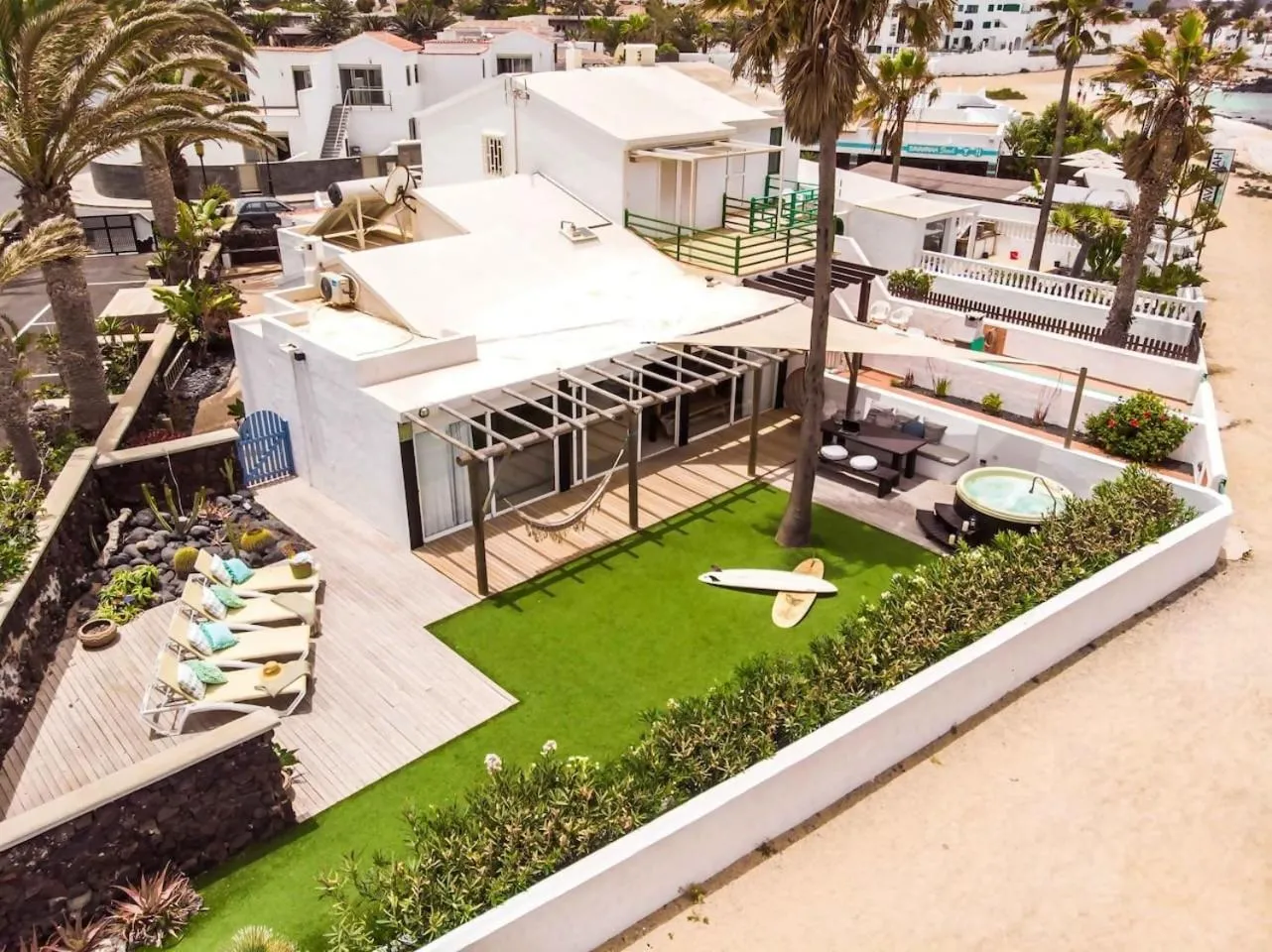 Bird's eye view in Villa Maluhia Frente Al Mar y Jacuzzi, Corralejo