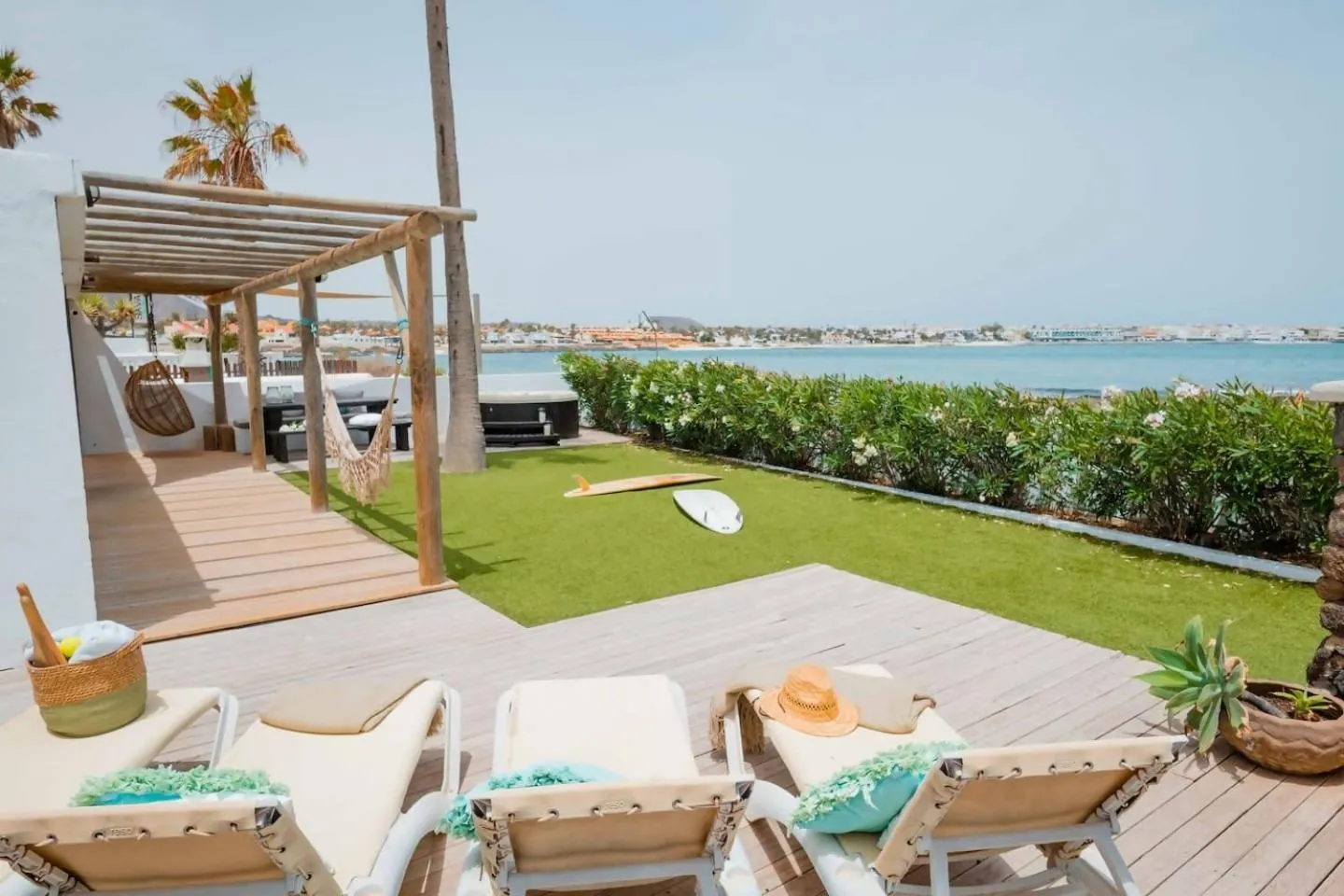 Garden in Villa Maluhia Frente Al Mar y Jacuzzi, Corralejo
