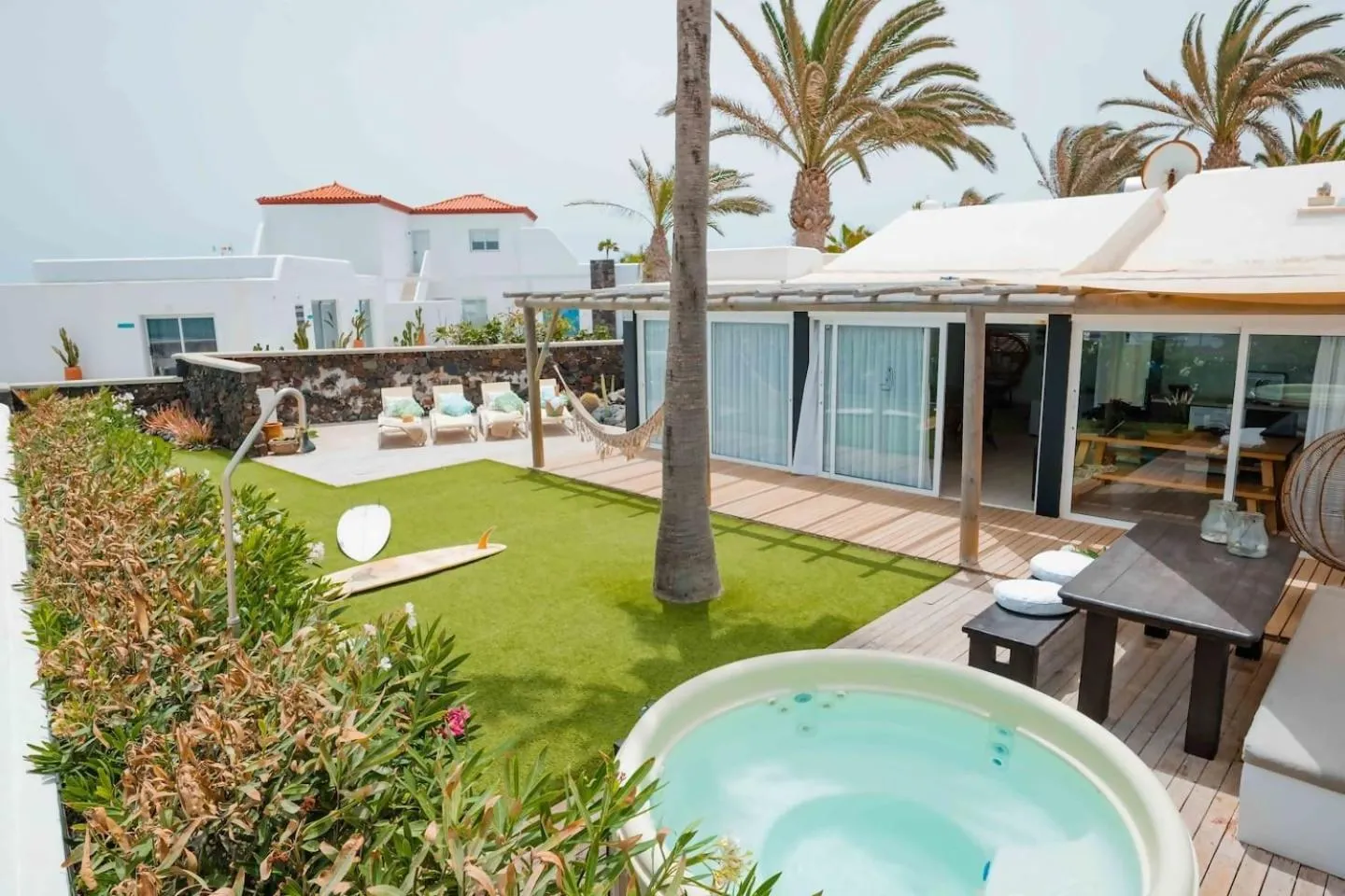 Garden view in Villa Maluhia Frente Al Mar y Jacuzzi, Corralejo