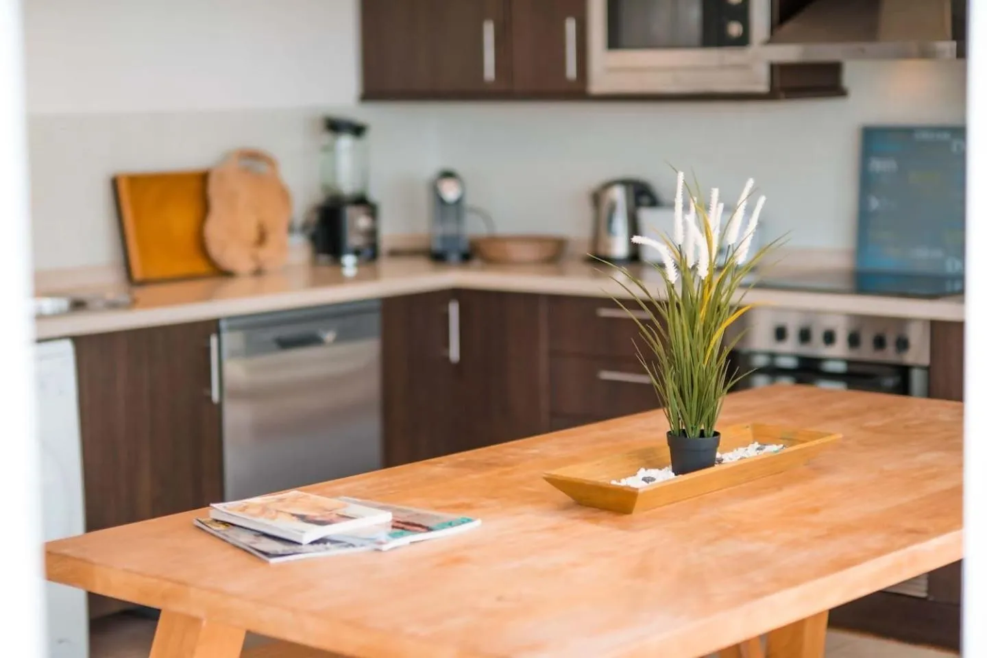 Kitchen or kitchenette in Villa Maluhia Frente Al Mar y Jacuzzi, Corralejo