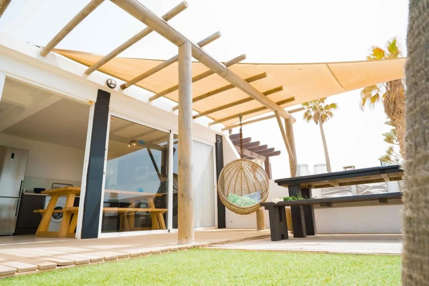 Inner courtyard view in Villa Maluhia Frente Al Mar y Jacuzzi, Corralejo