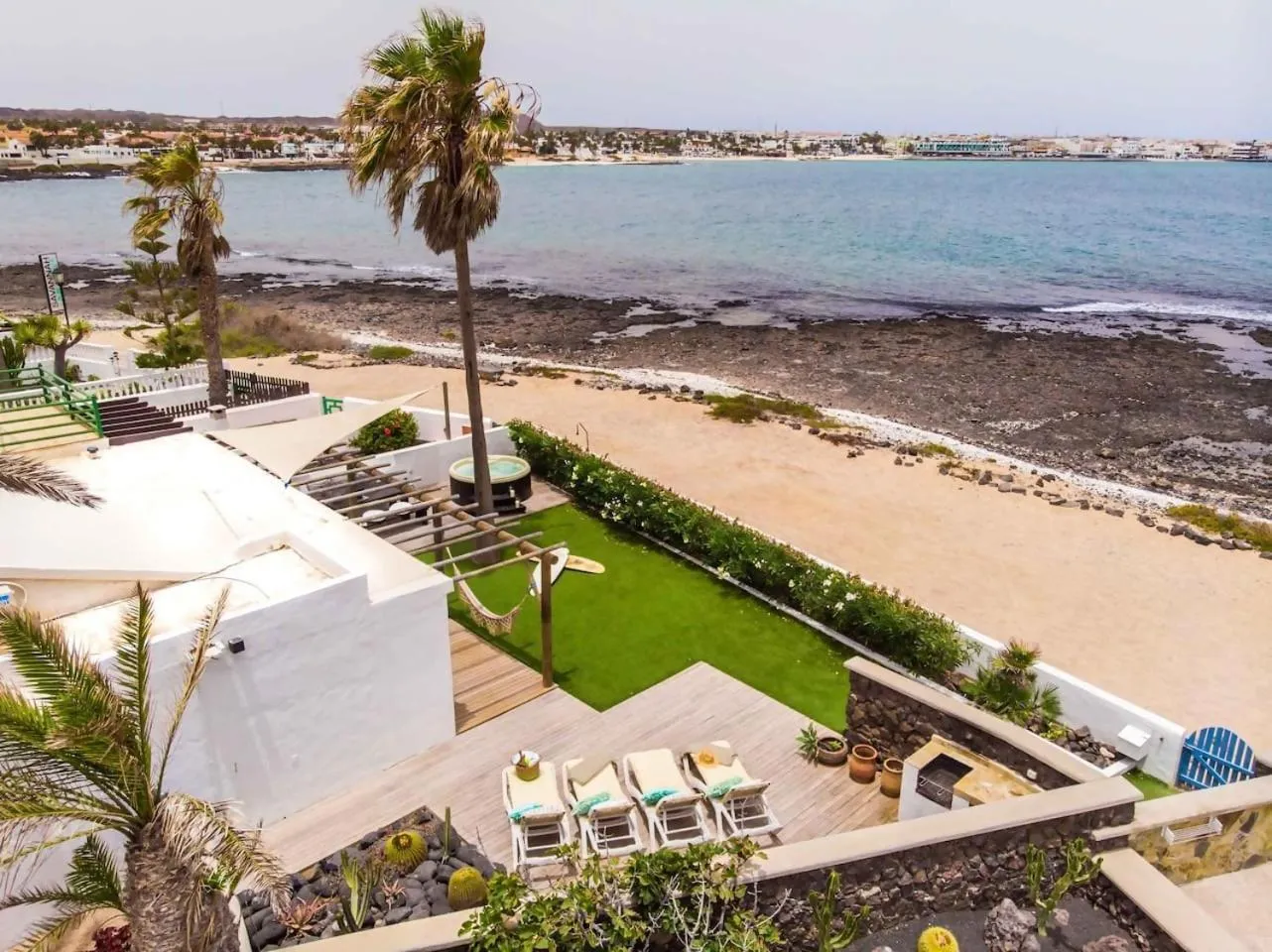 Bird's eye view in Villa Maluhia Frente Al Mar y Jacuzzi, Corralejo