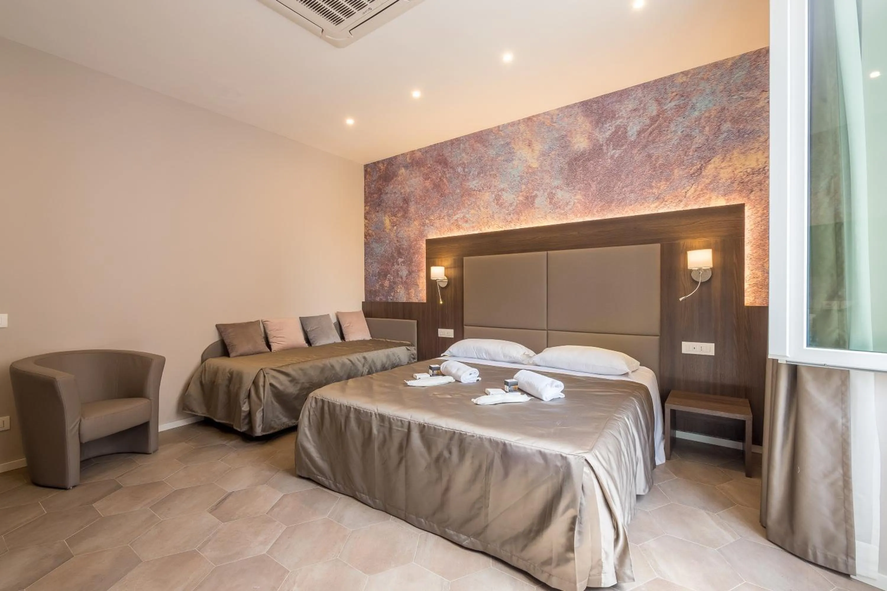 Bedroom, Bed in Bramble Luxury Suites