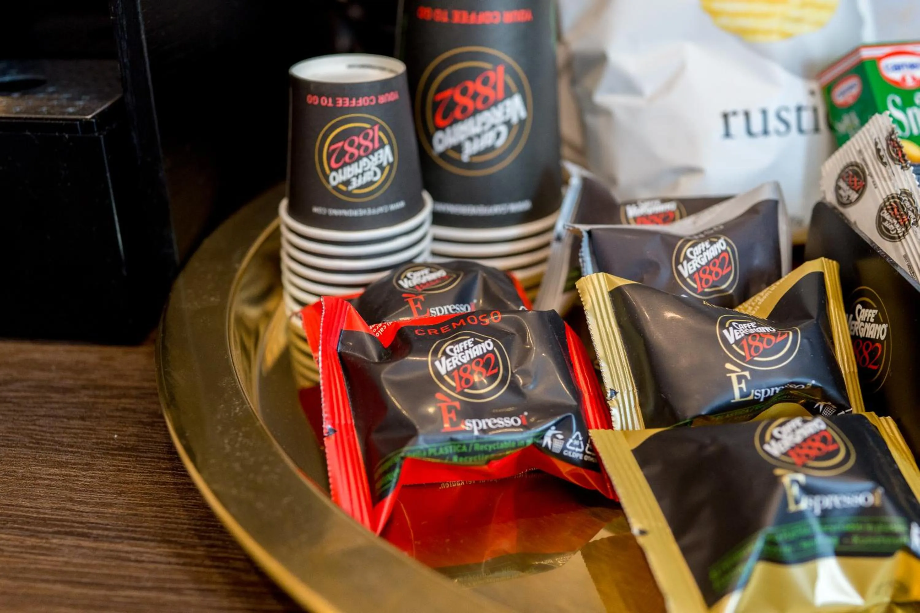 Coffee/tea facilities in Bramble Luxury Suites