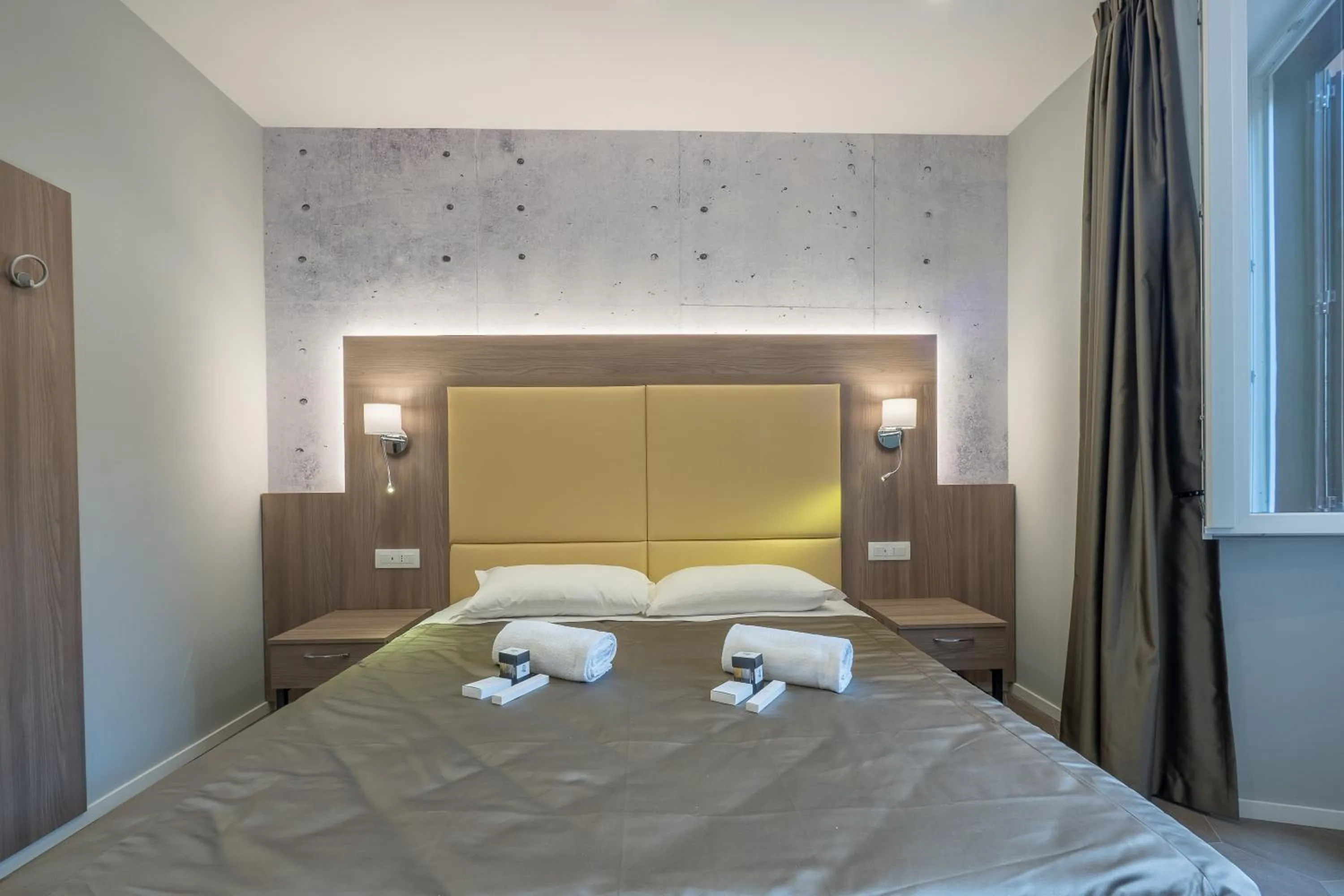 Bedroom, Bed in Bramble Luxury Suites