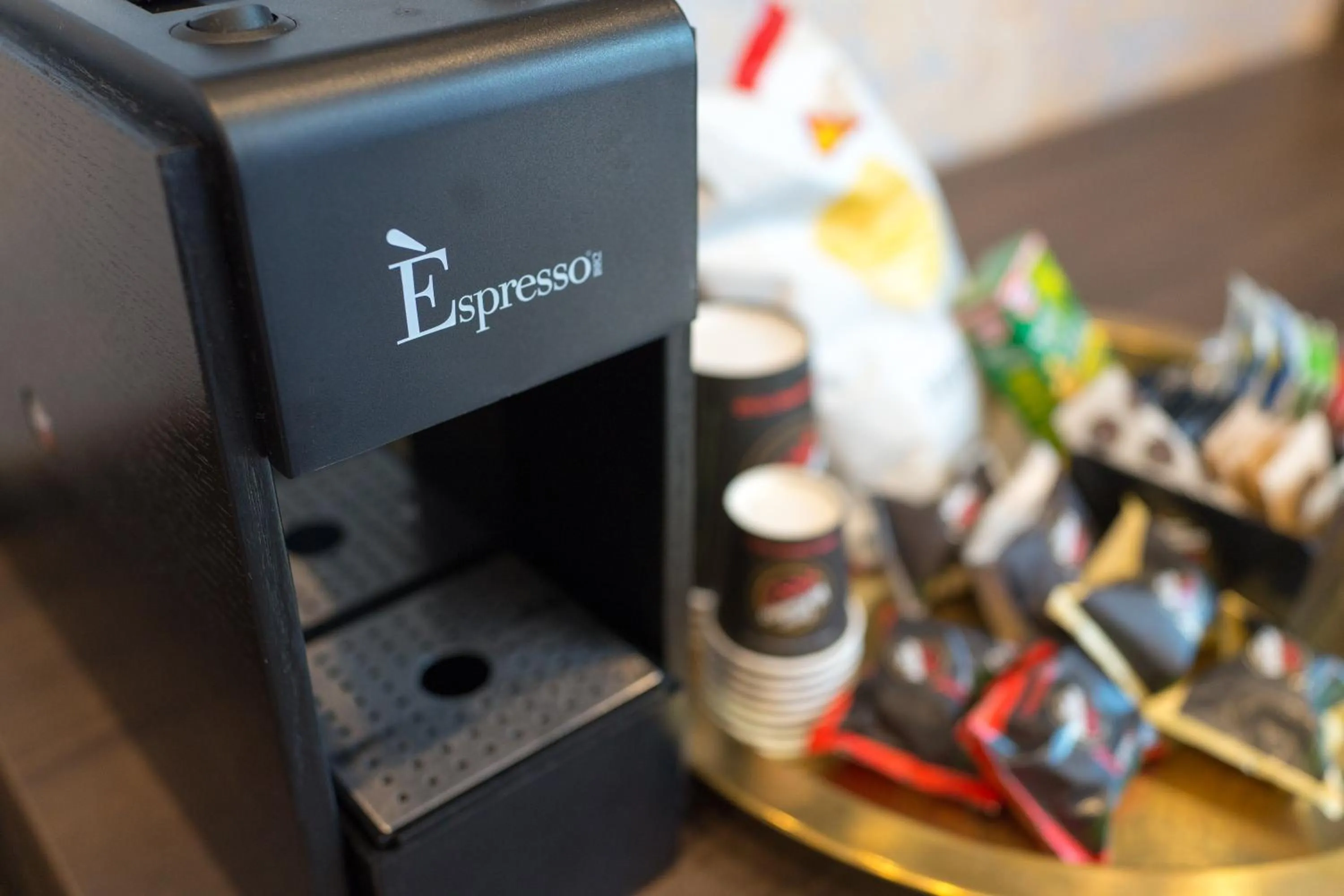 Coffee/tea facilities in Bramble Luxury Suites