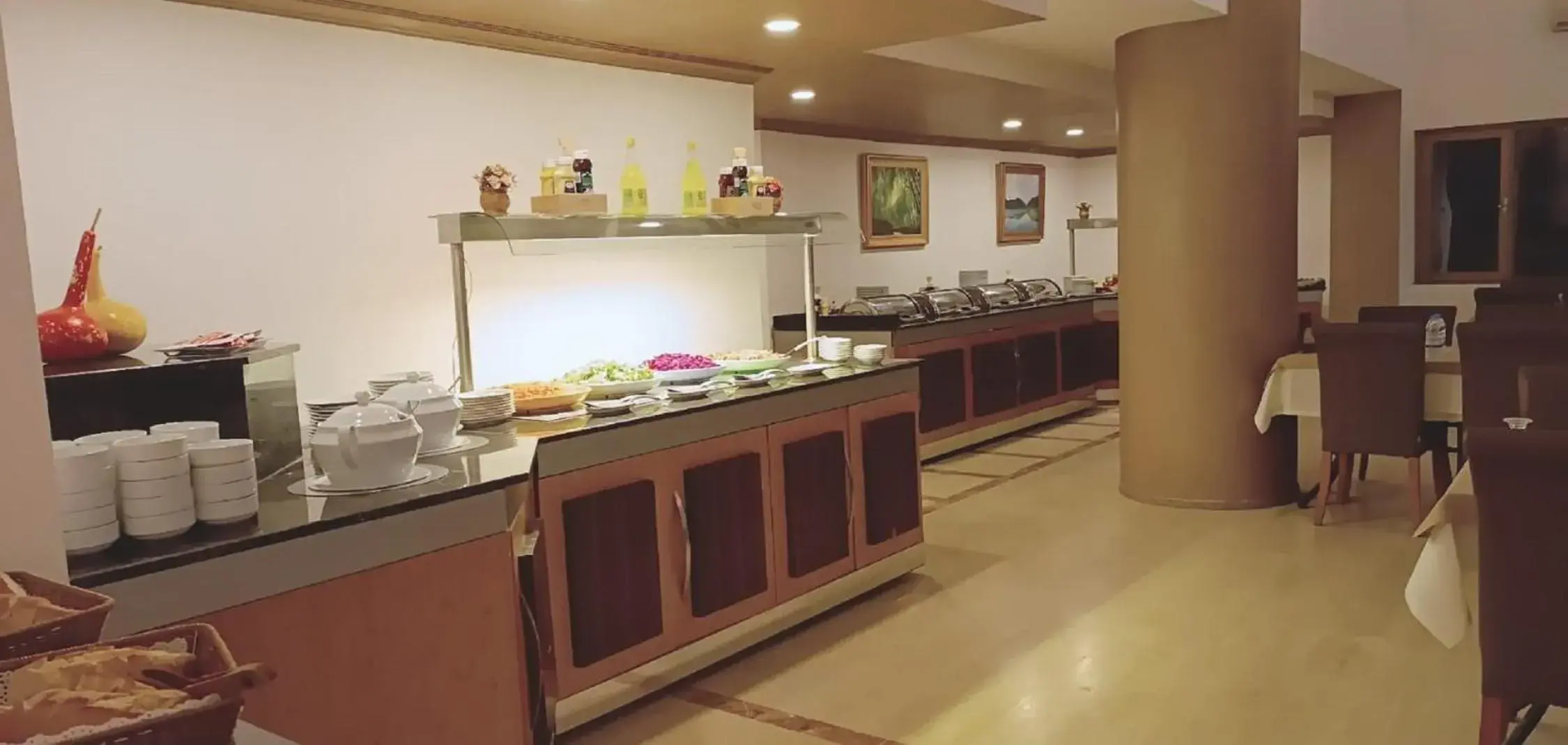 Restaurant/places to eat in Silver Tower Residence Restaurant/places to eat in Silver Tower Residence