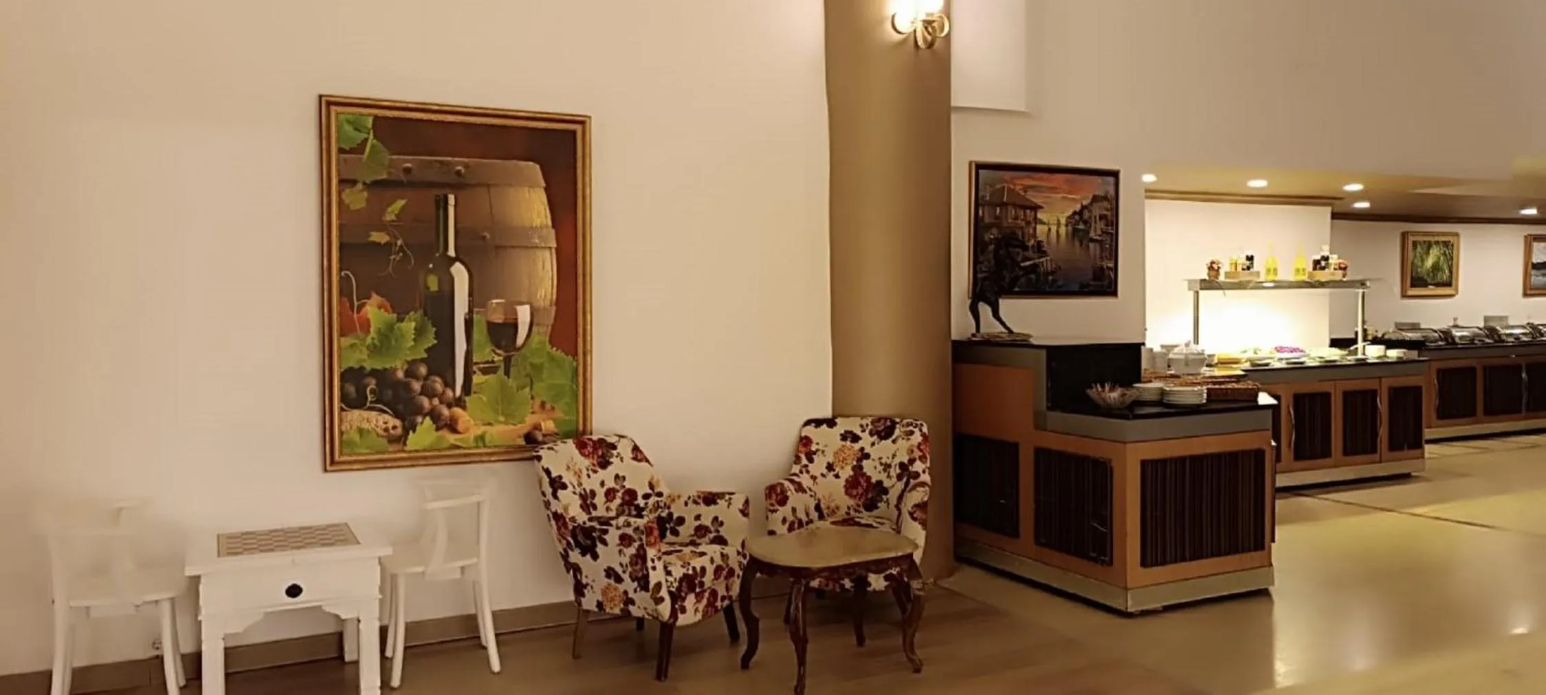 Restaurant/places to eat in Silver Tower Residence