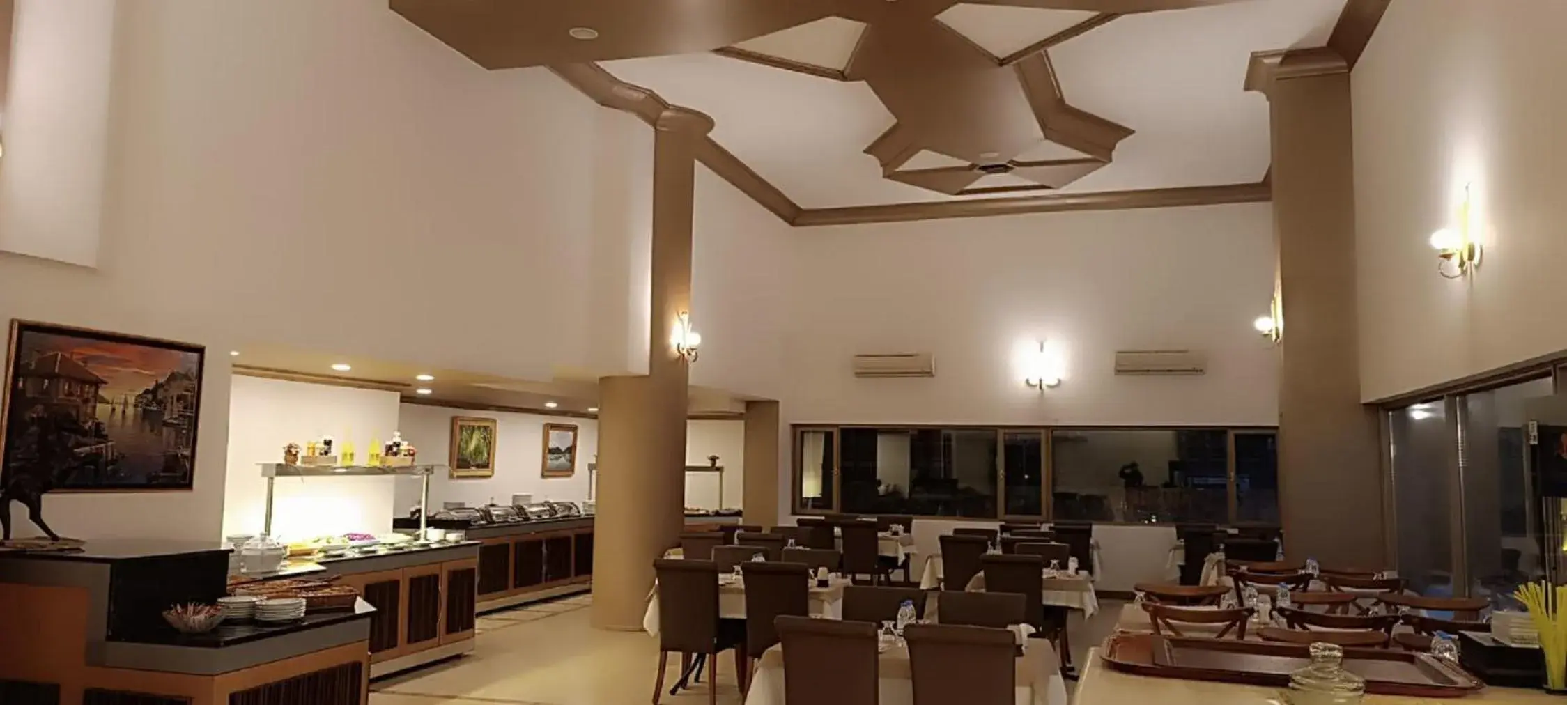 Restaurant/places to eat in Silver Tower Residence Restaurant/places to eat in Silver Tower Residence