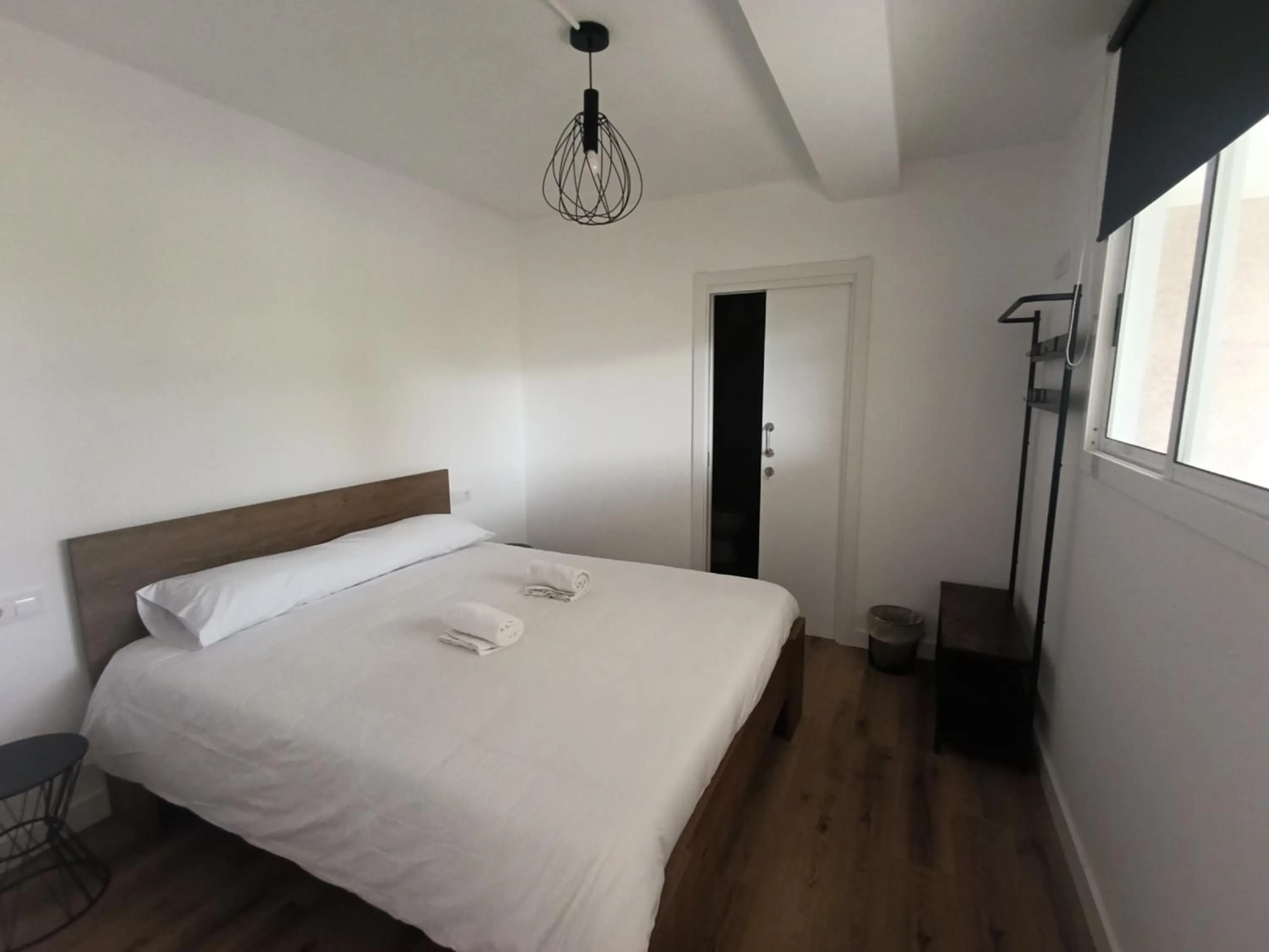 Double Room with Private Bathroom - single occupancy in Albergue Villa San Clemente