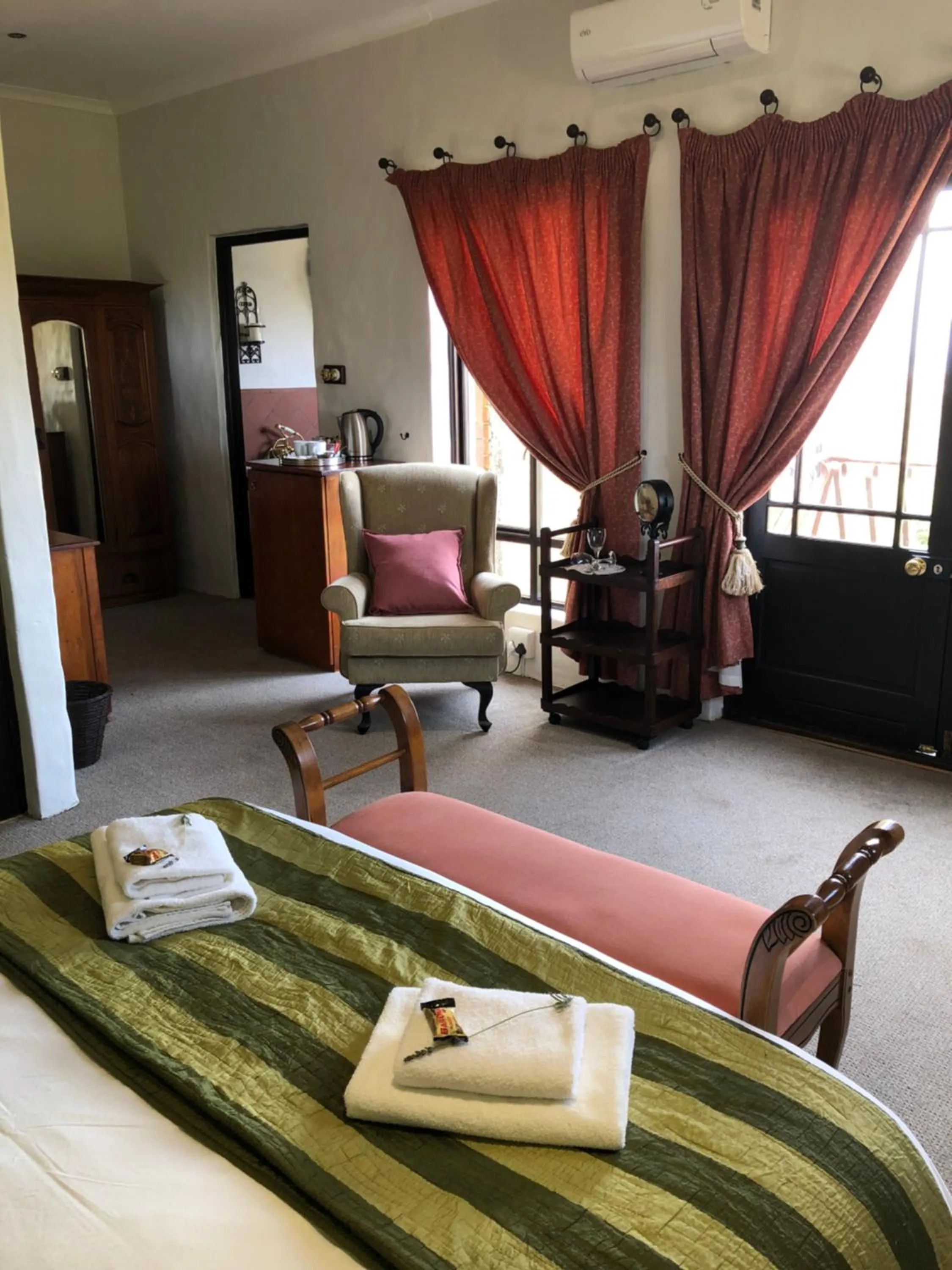 Seating area, Bed in Dio Dell Amore Guest House