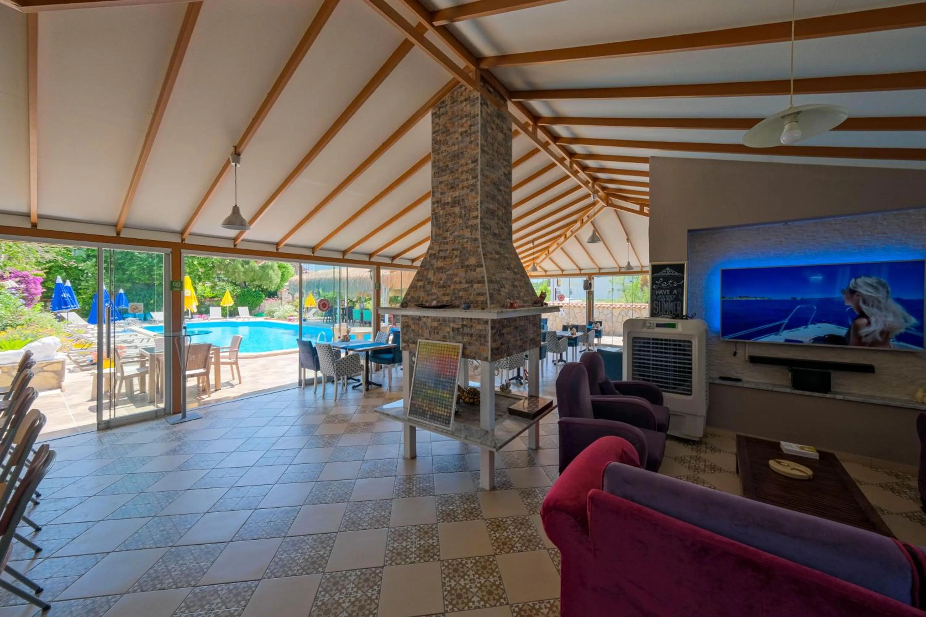 Restaurant/places to eat in Casablanca Hotel