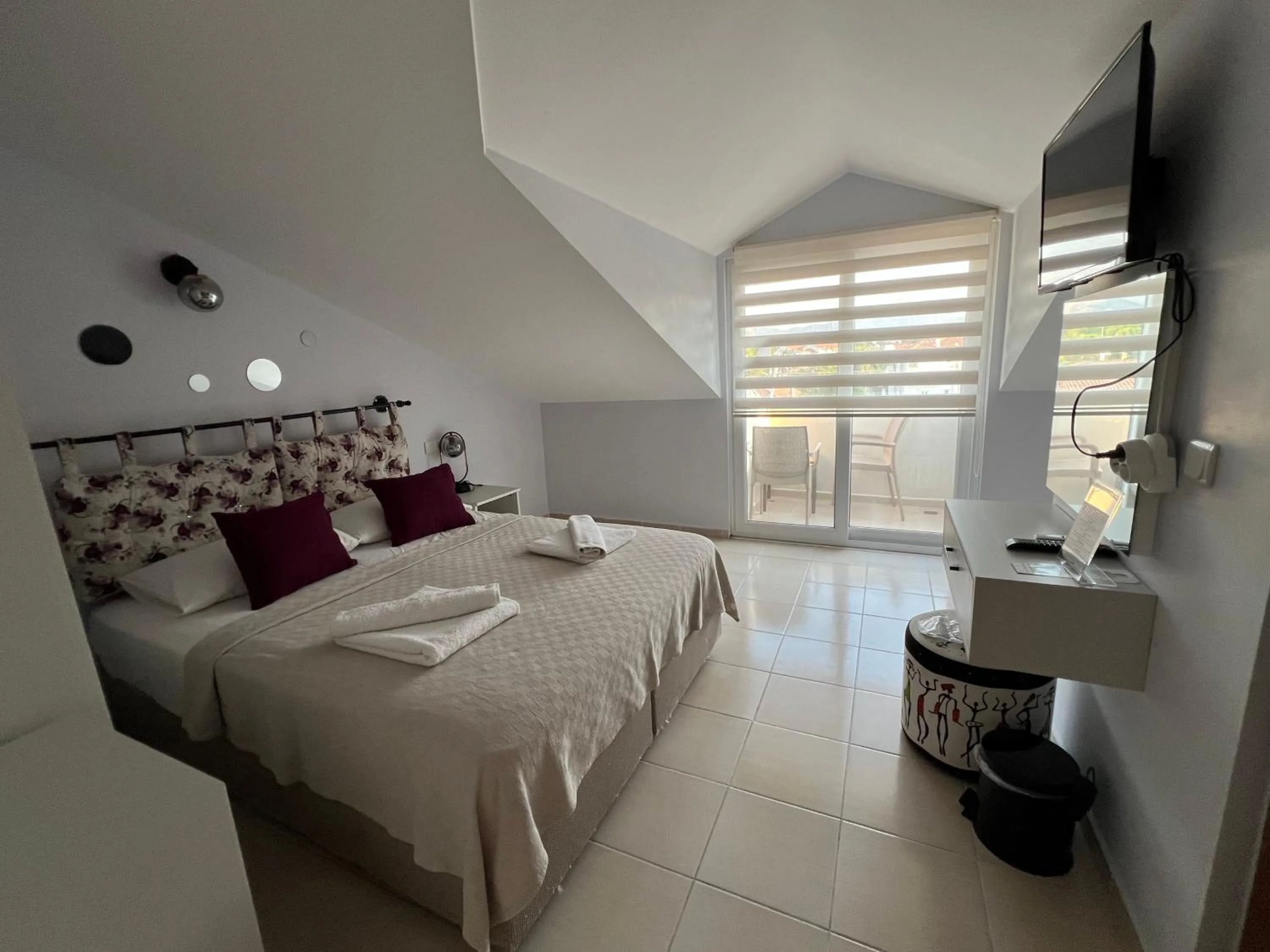 Bedroom, Bed in Casablanca Hotel