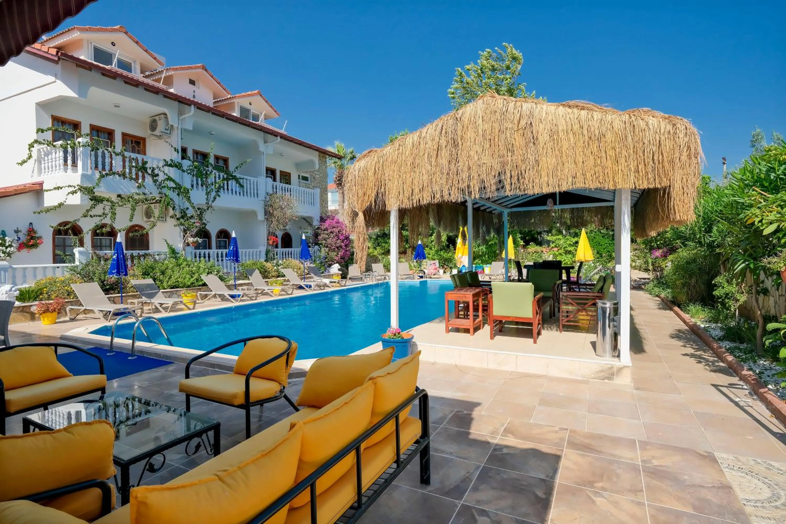 Swimming pool in Casablanca Hotel