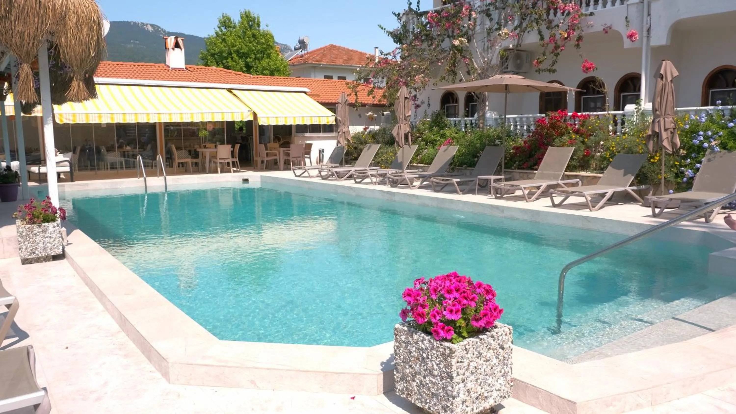 Swimming pool in Casablanca Hotel