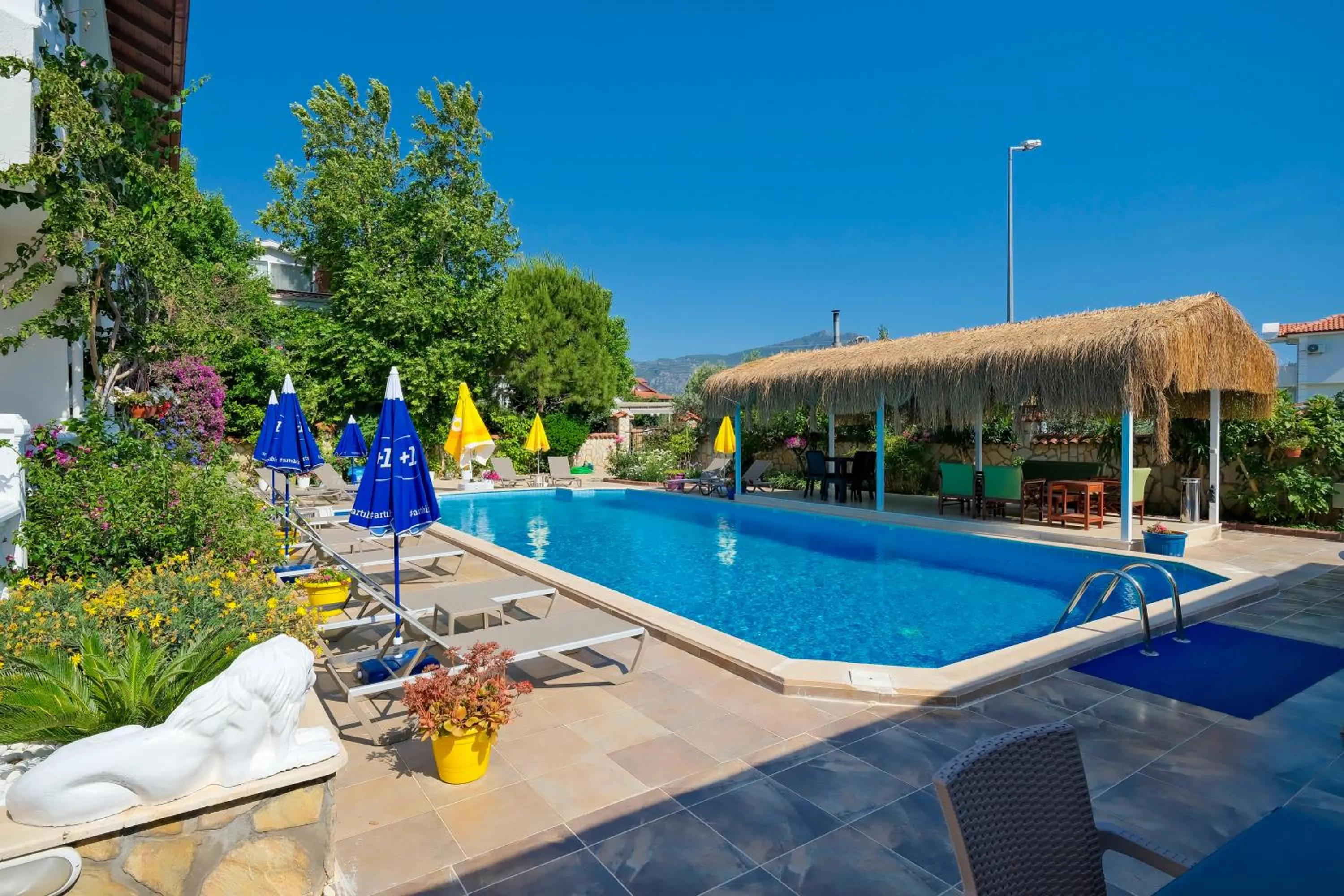 Swimming pool in Casablanca Hotel
