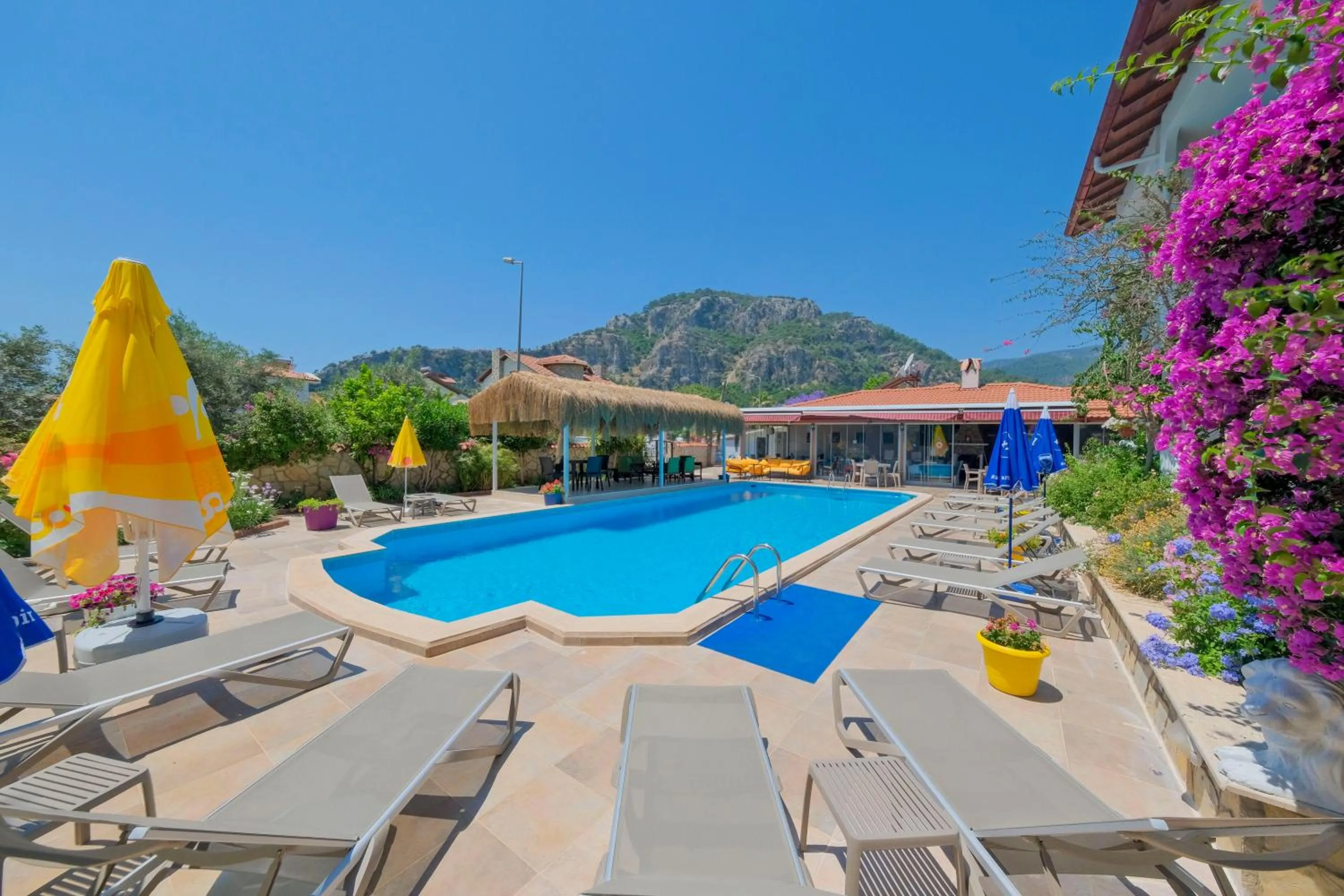 Swimming pool in Casablanca Hotel