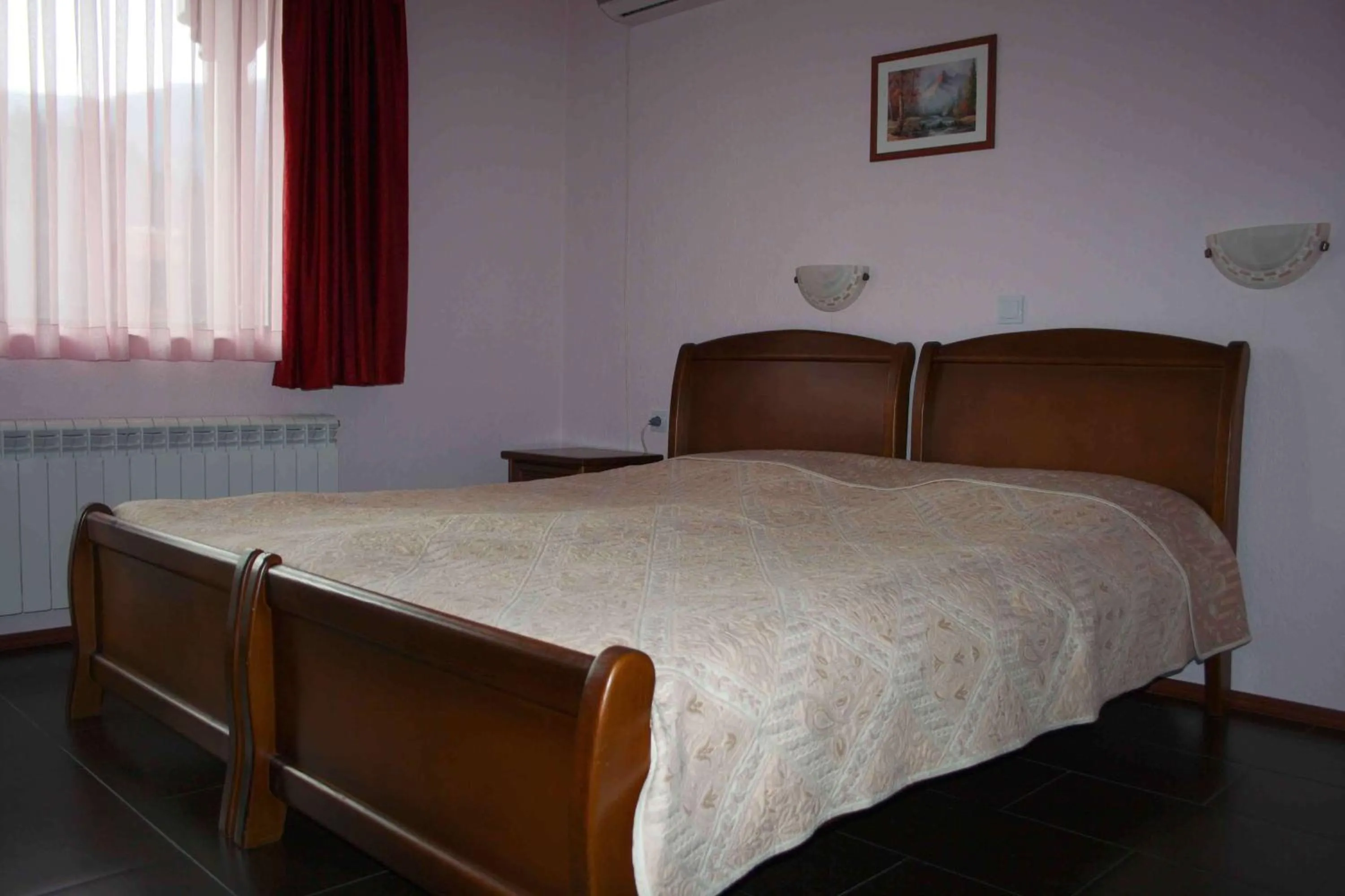 Bed in Spartak Family Hotel