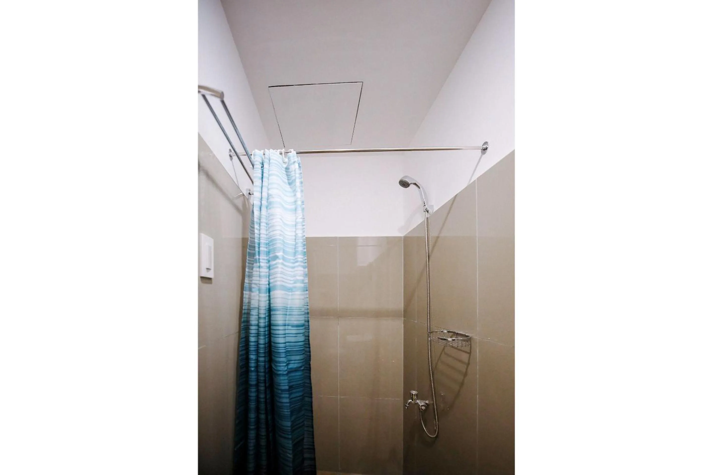 Bathroom in OYO 789 Abn Residences
