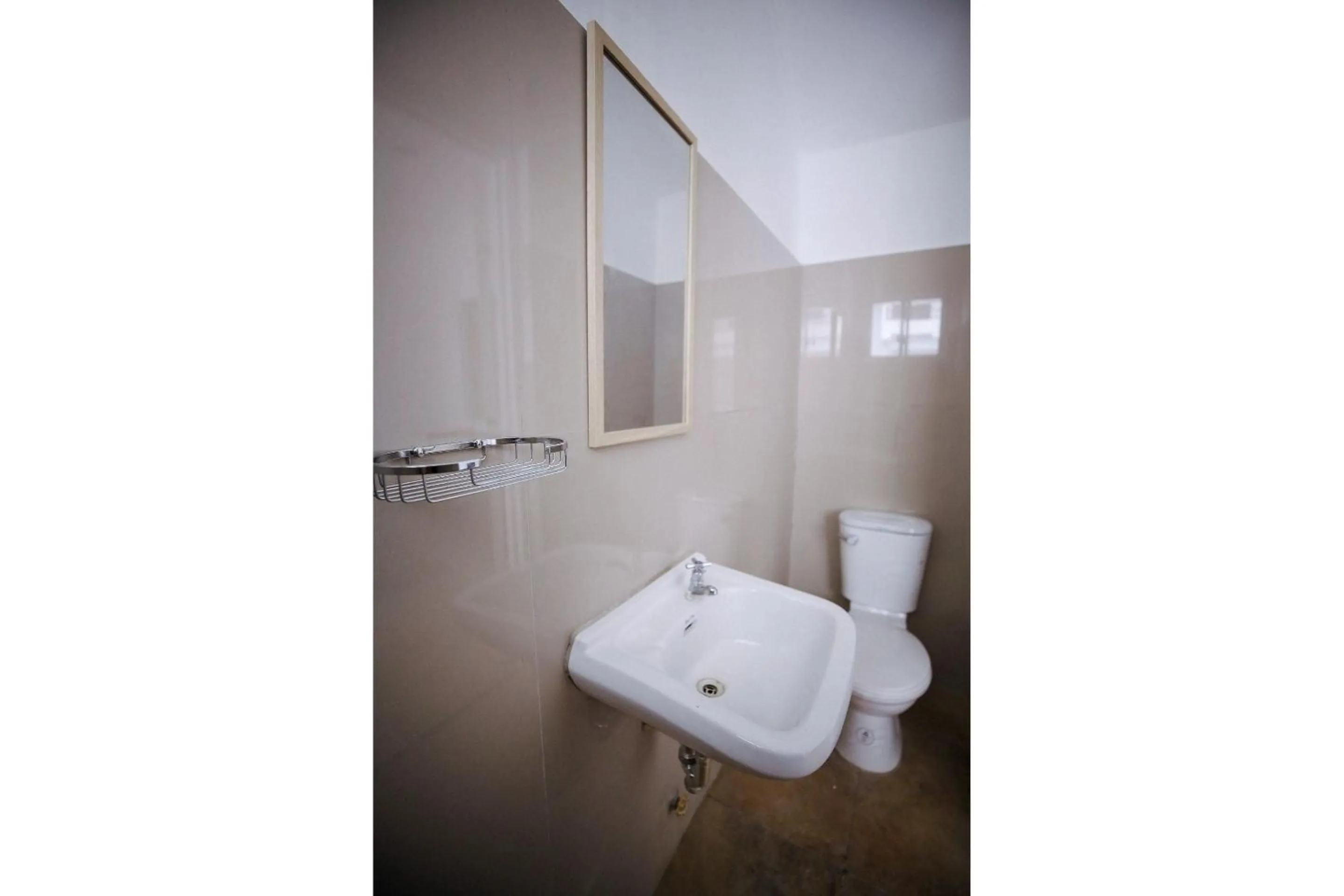 Bathroom in OYO 789 Abn Residences