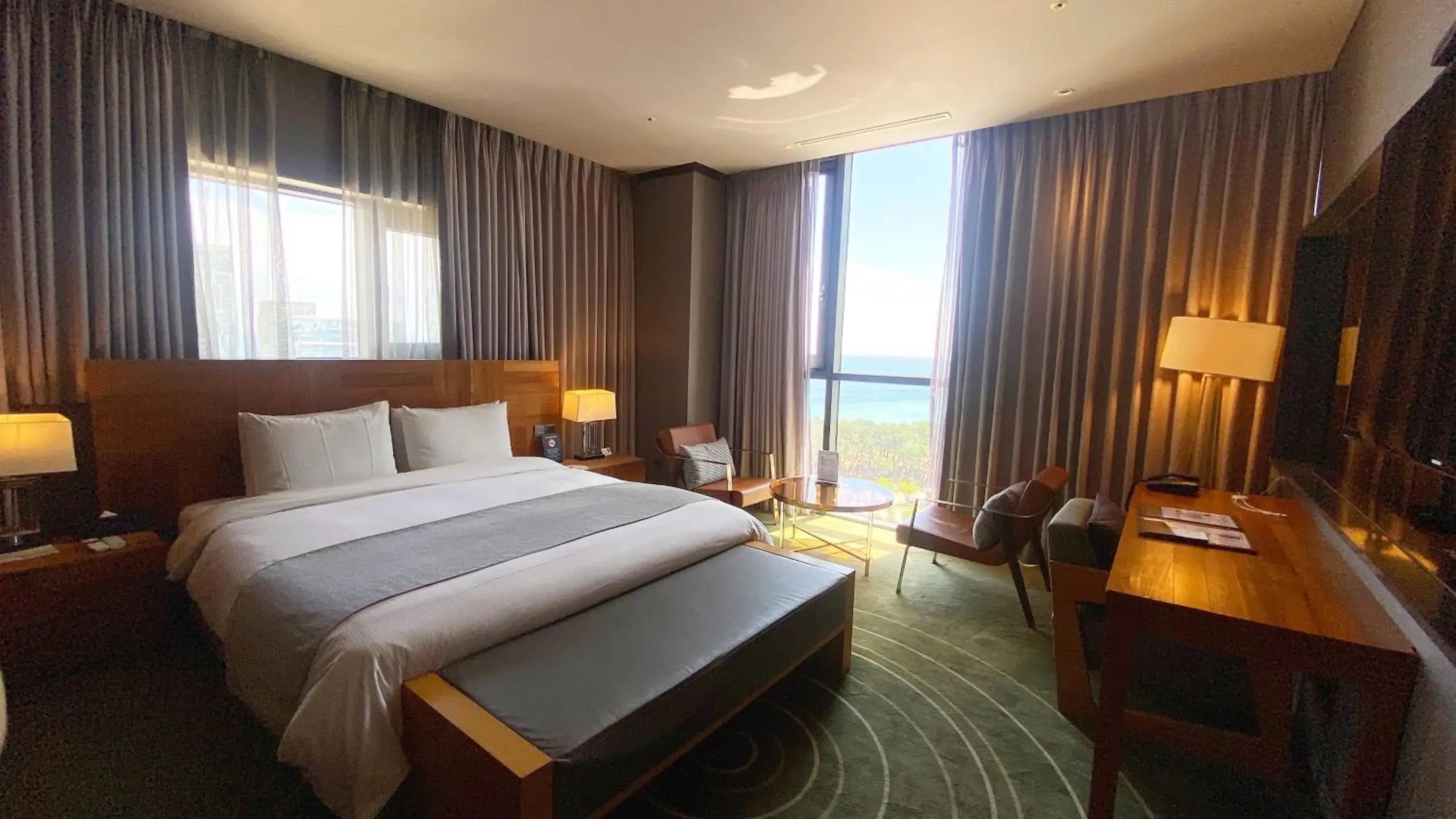 View (from property/room), Bed in Best Louis Hamilton Hotel Haeundae View (from property/room), Bed in Best Louis Hamilton Hotel Haeundae