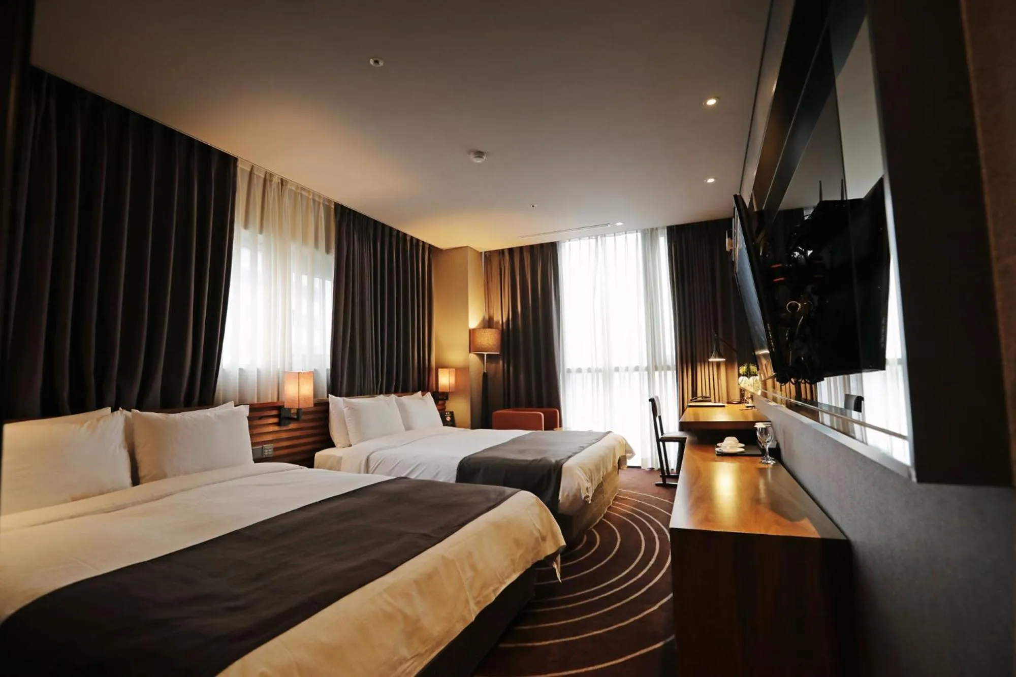 Photo of the whole room, Bed in Best Louis Hamilton Hotel Haeundae