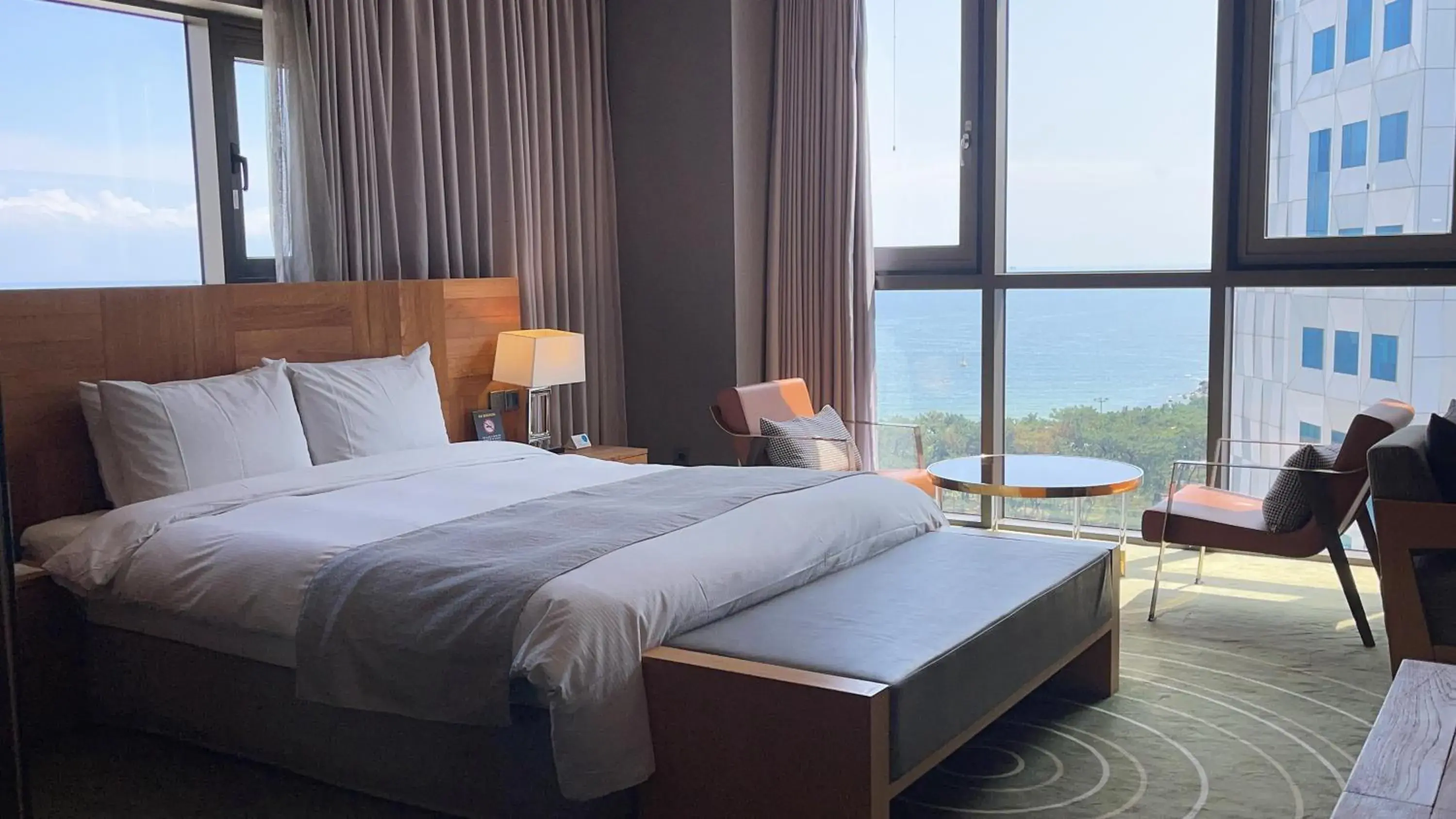 View (from property/room), Bed in Best Louis Hamilton Hotel Haeundae View (from property/room), Bed in Best Louis Hamilton Hotel Haeundae