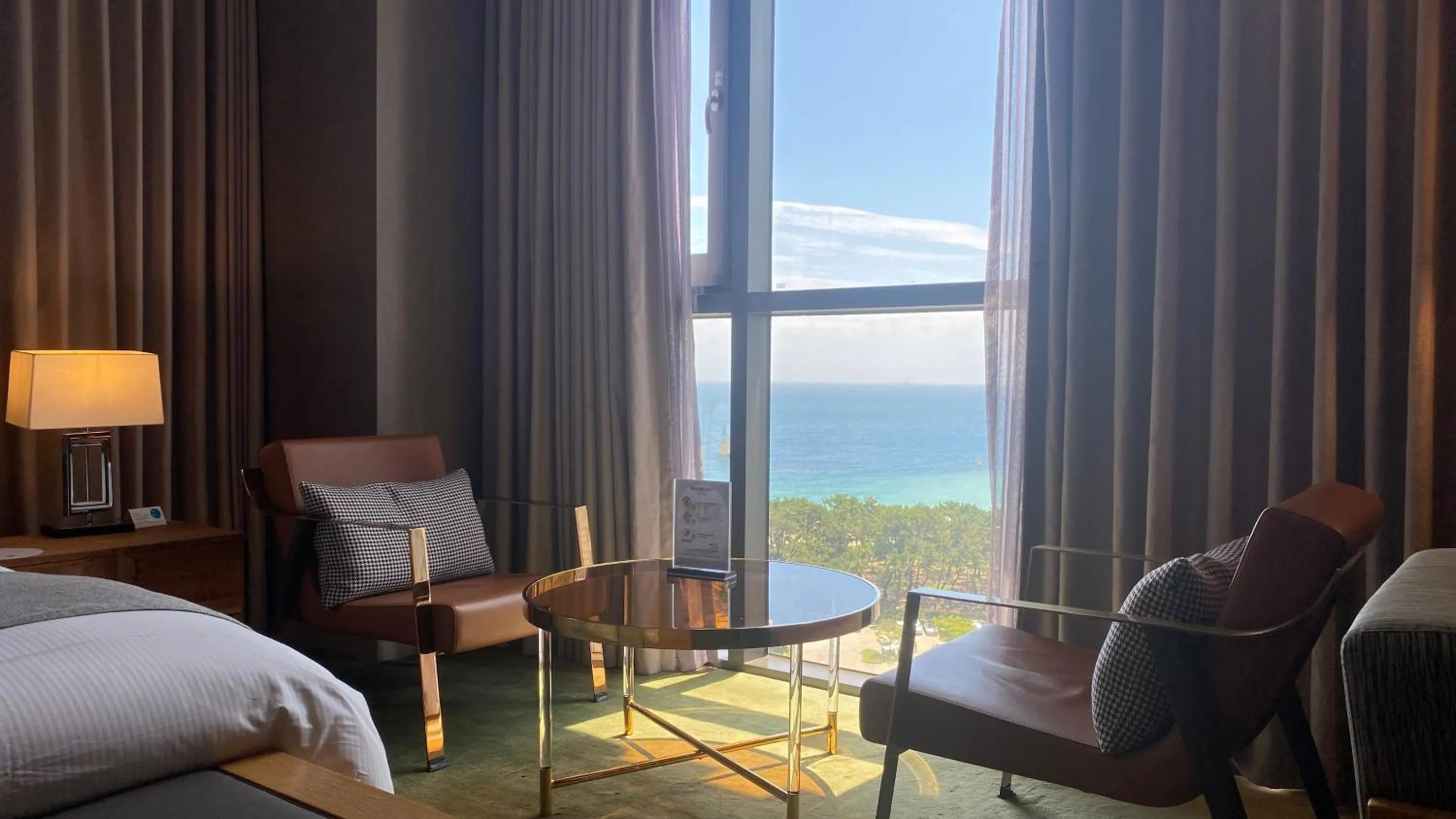 Sea view, Bed in Best Louis Hamilton Hotel Haeundae