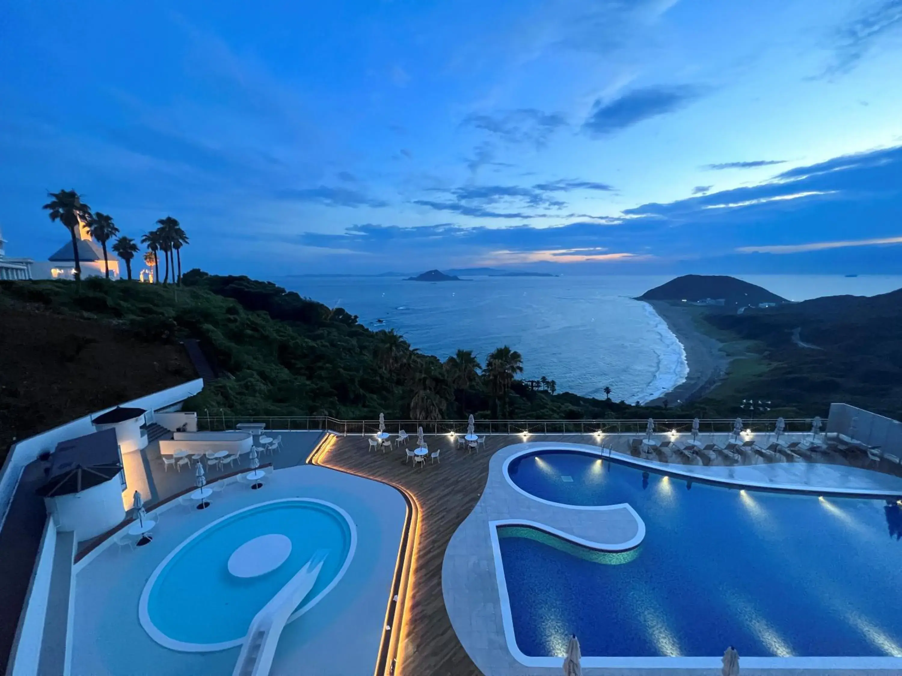 Swimming pool in Irago Ocean Resort Swimming pool in Irago Ocean Resort