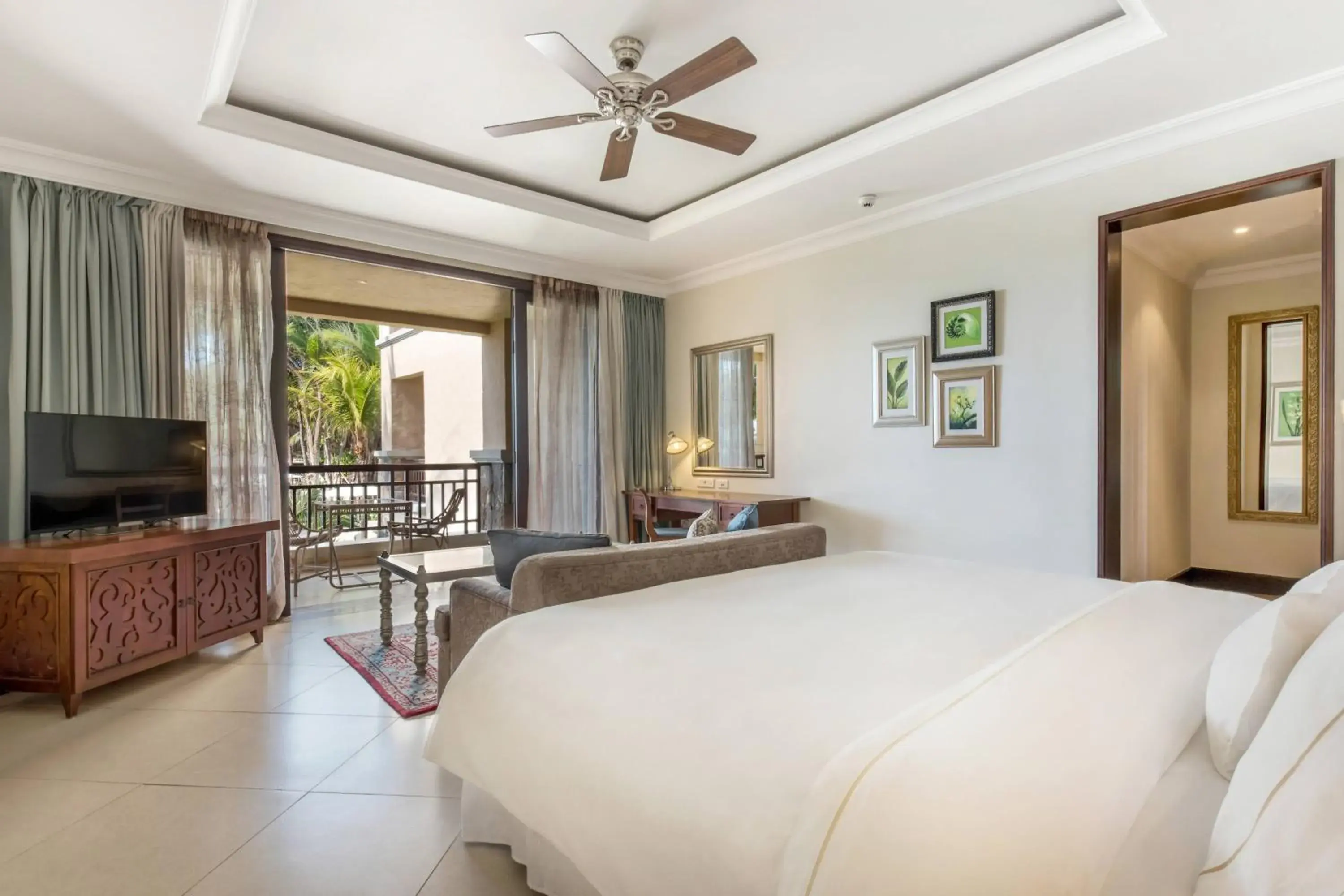 Junior Suite - single occupancy - King in The Westin Turtle Bay Resort & Spa, Mauritius Junior Suite - single occupancy - King in The Westin Turtle Bay Resort & Spa, Mauritius