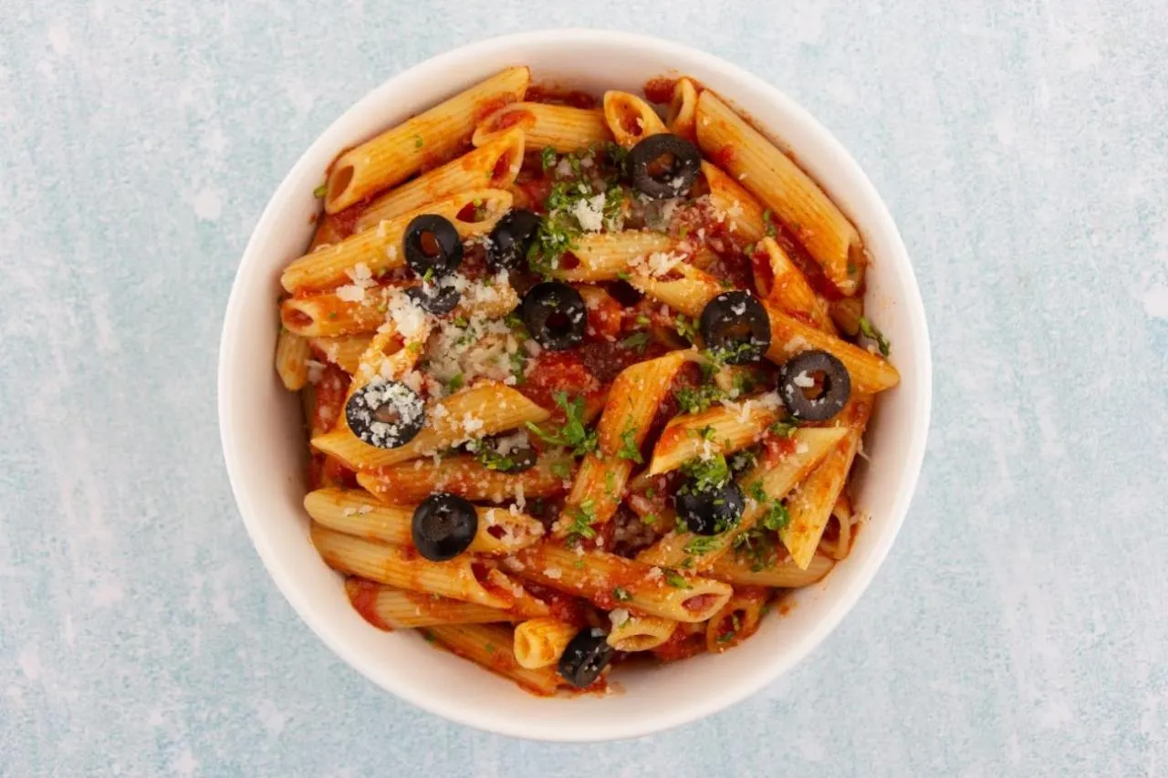 Restaurant/places to eat in ALYA Hotel